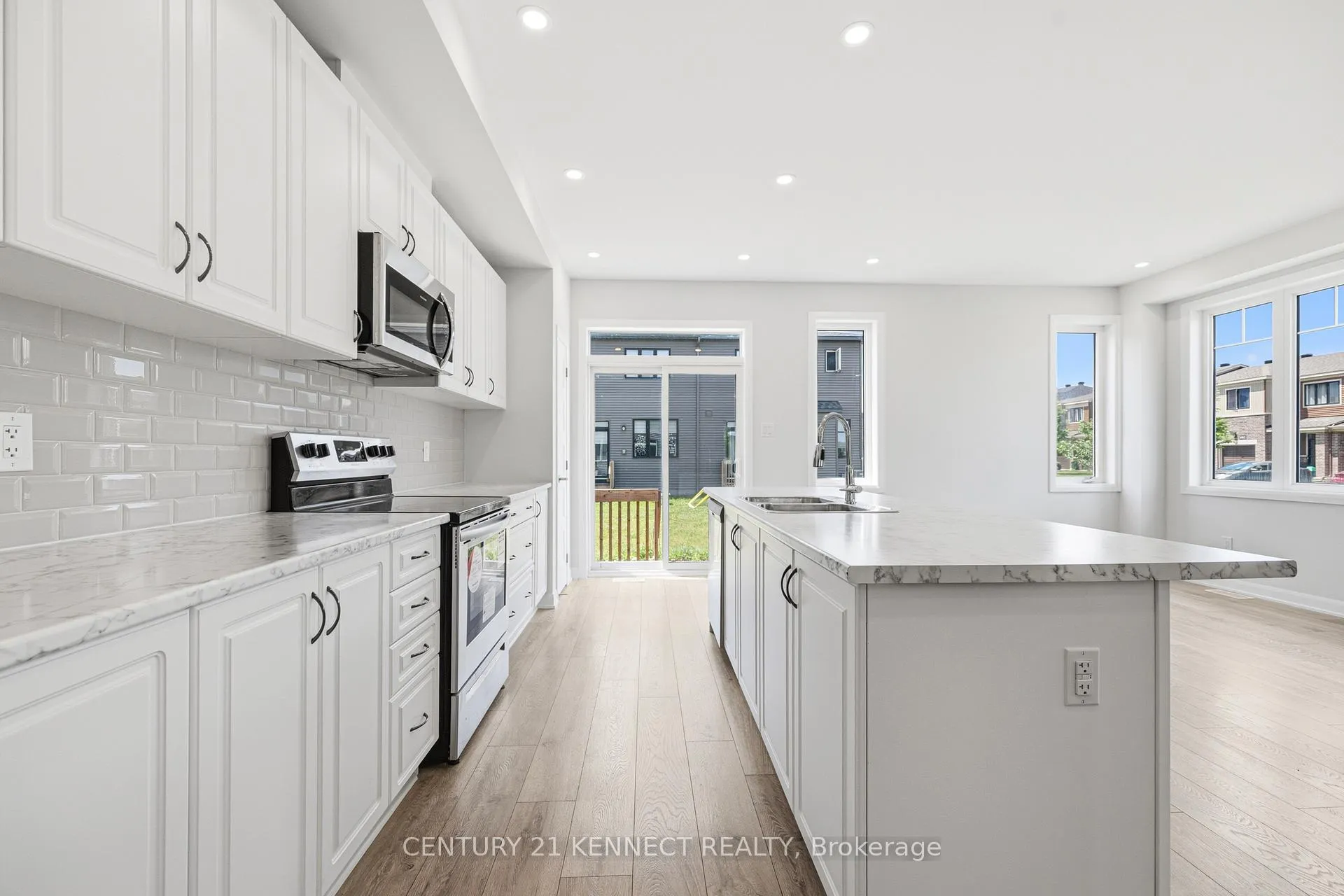 Photo 10 of 1001 Ballyhale Heights, Ottawa, Barrhaven - Half Moon Bay — HOMEH