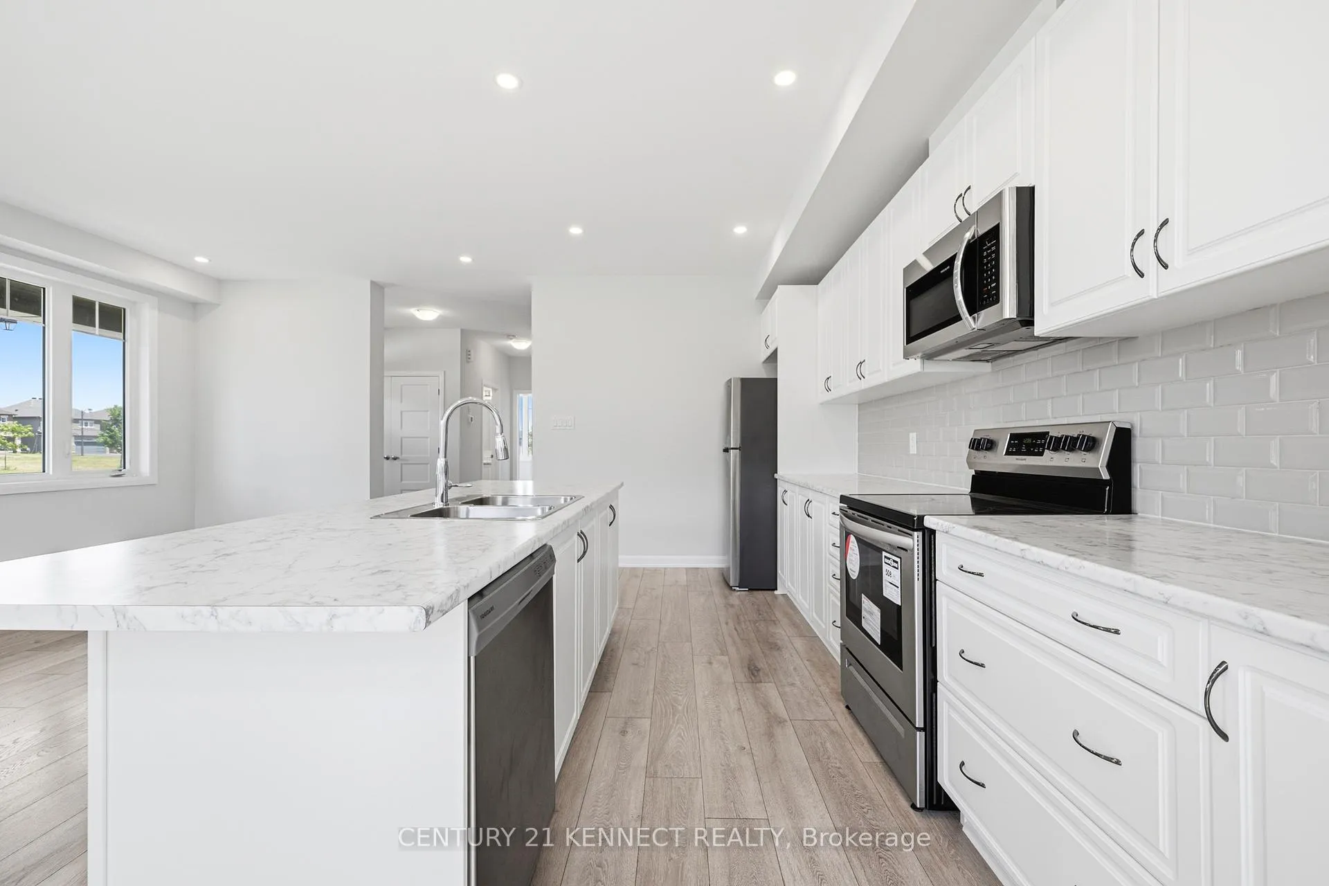 Photo 11 of 1001 Ballyhale Heights, Ottawa, Barrhaven - Half Moon Bay — HOMEH