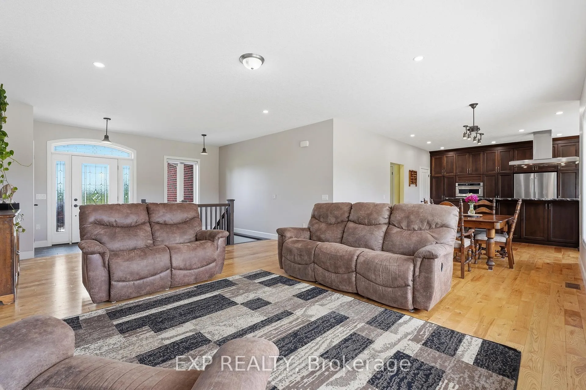 Photo 14 of 117 Mary Street, North Huron, Wingham — HOMEH