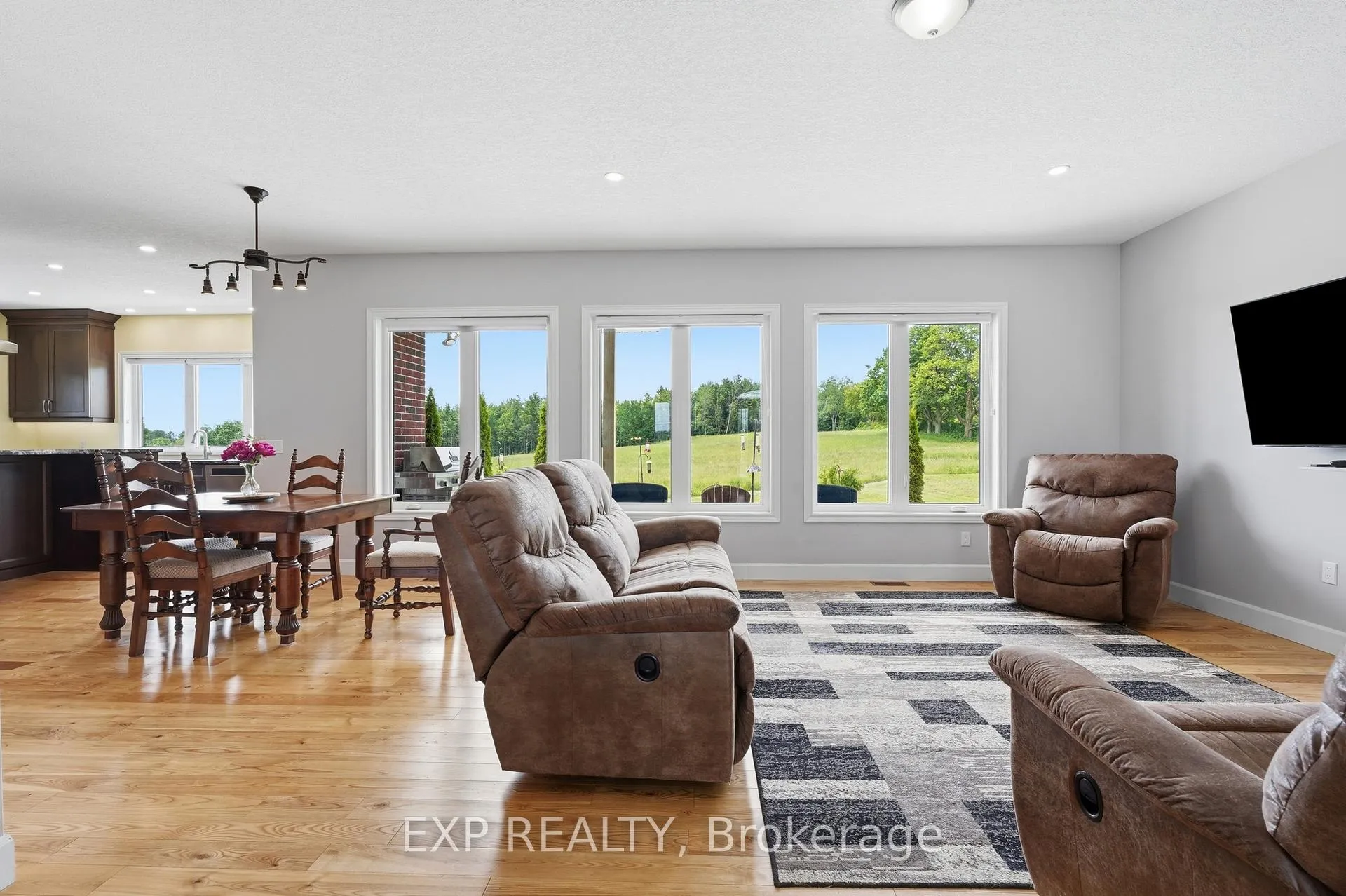 Photo 15 of 117 Mary Street, North Huron, Wingham — HOMEH