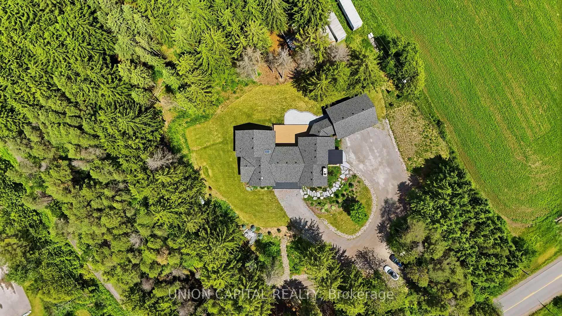 Photo 4 of 284 Davis Drive, Uxbridge, Rural Uxbridge — HOMEH