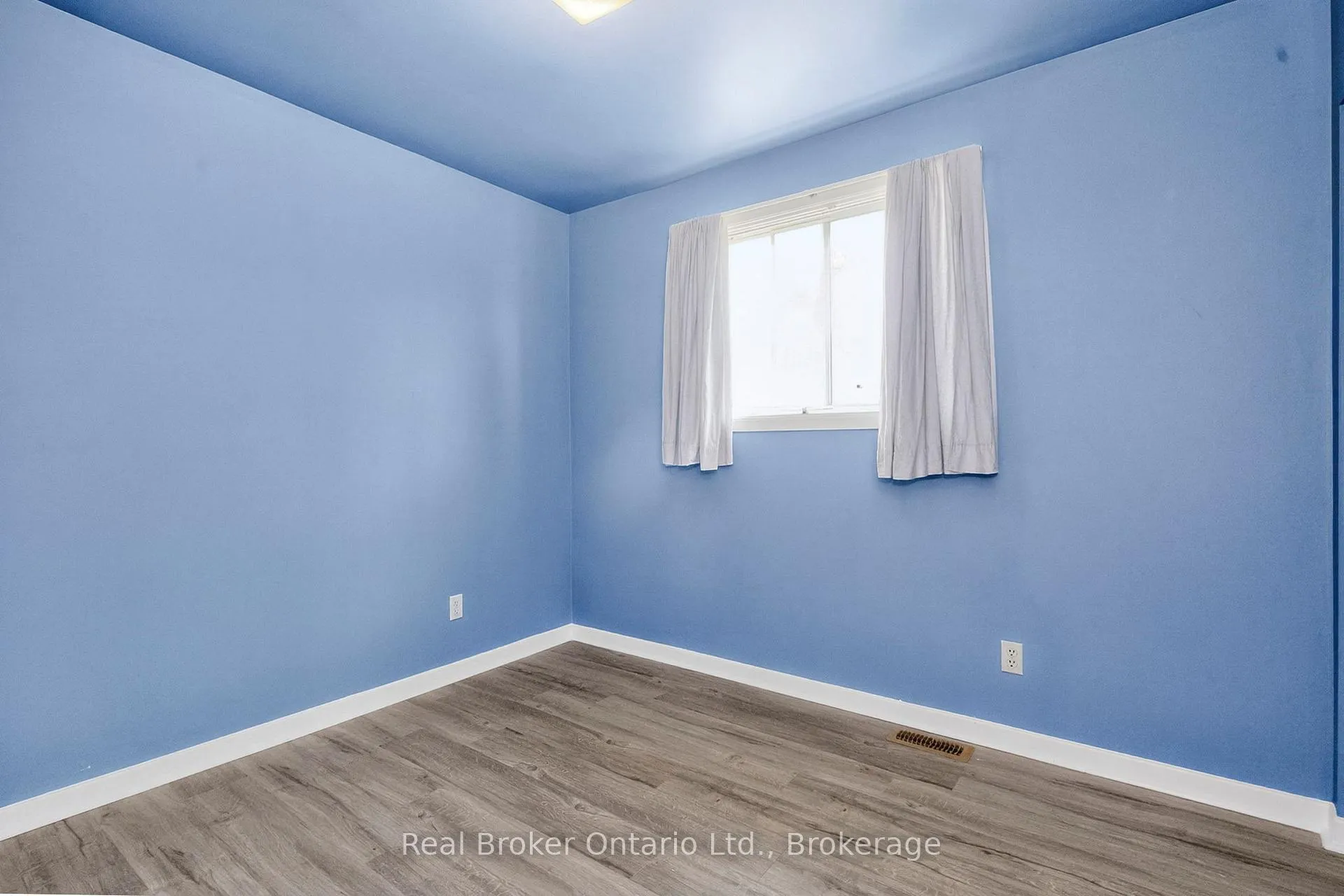 Photo 10 of 531 Seventh Avenue, Tay, Port McNicoll — HOMEH