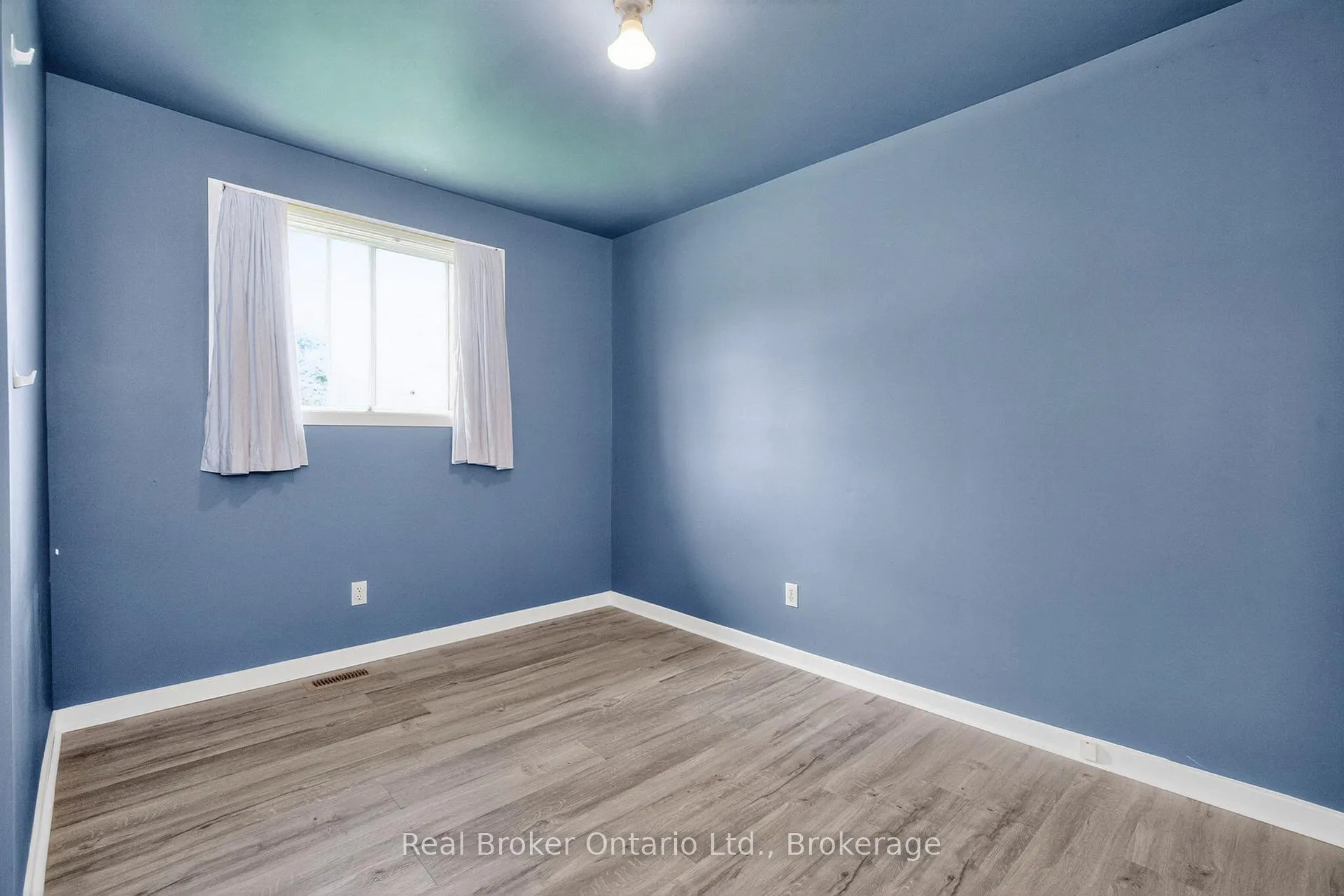 Photo 12 of 531 Seventh Avenue, Tay, Port McNicoll — HOMEH