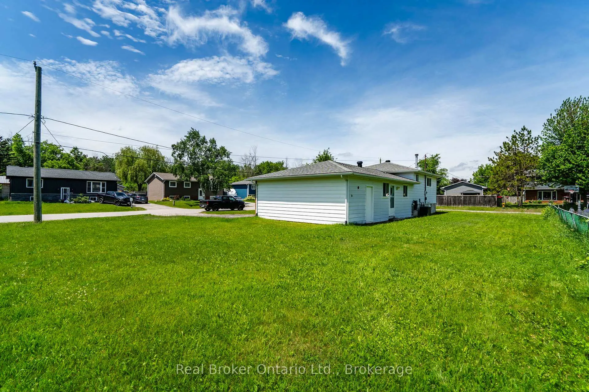 Photo 15 of 531 Seventh Avenue, Tay, Port McNicoll — HOMEH