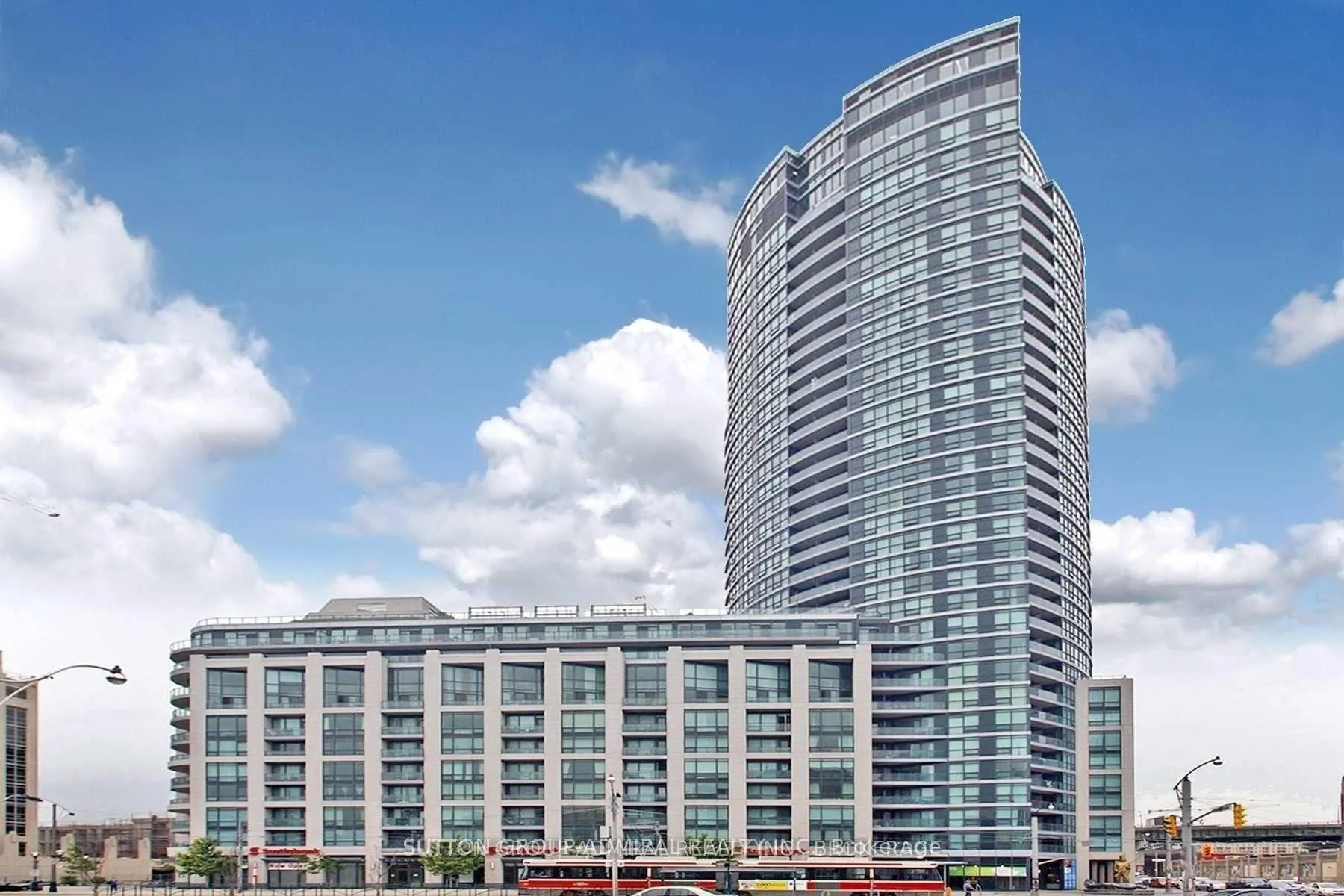 Photo 2 of Unit 1607, 600 Fleet Street, Toronto, Niagara — HOMEH