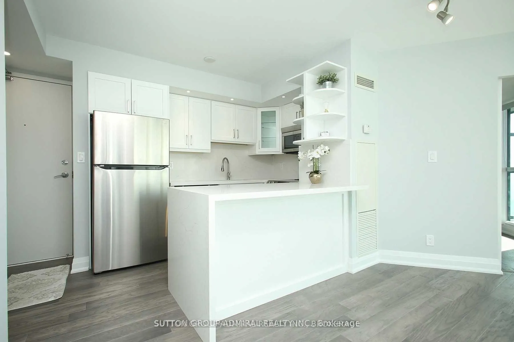 Photo 3 of Unit 1607, 600 Fleet Street, Toronto, Niagara — HOMEH