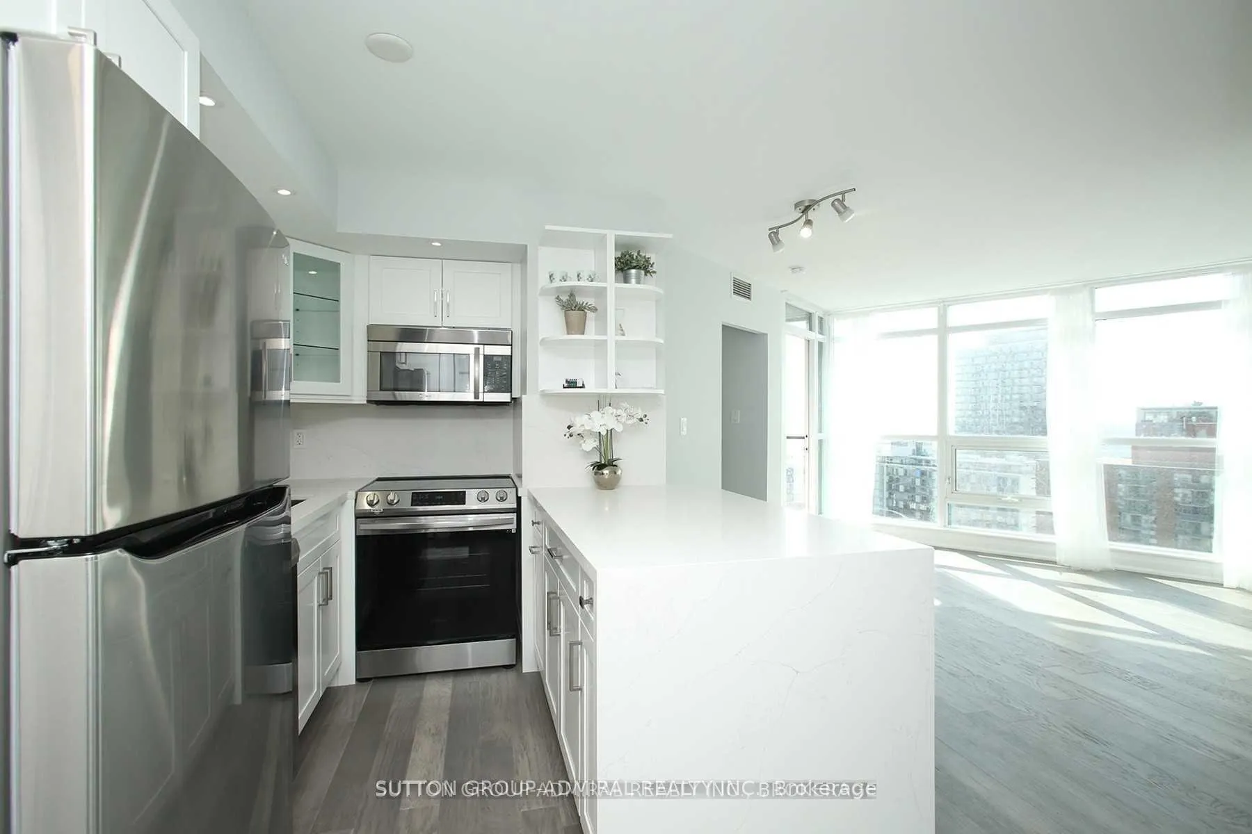 Photo 4 of Unit 1607, 600 Fleet Street, Toronto, Niagara — HOMEH