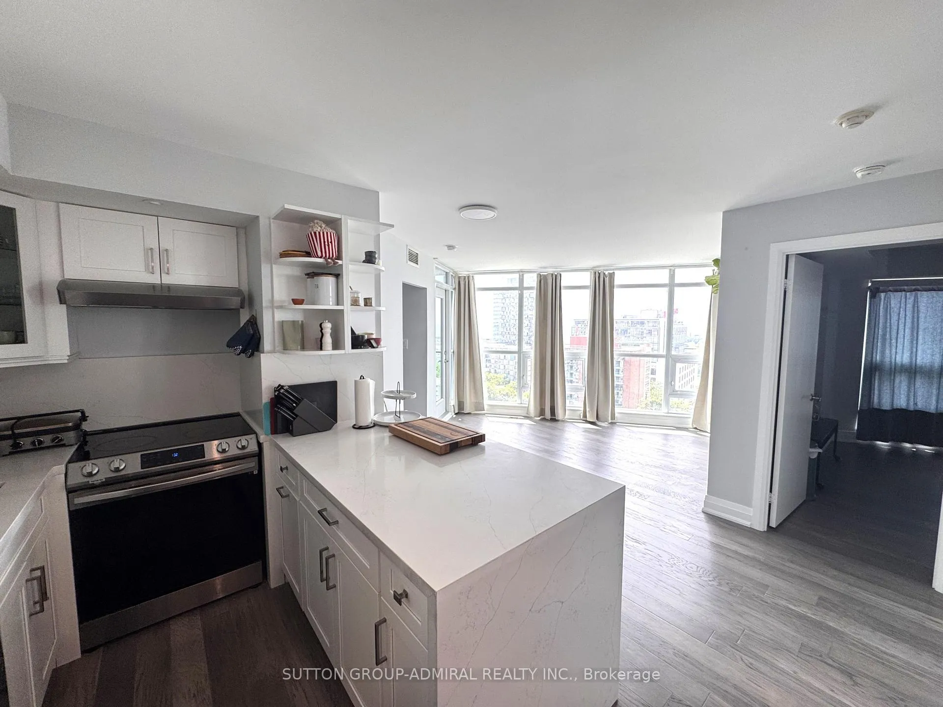 Photo 5 of Unit 1607, 600 Fleet Street, Toronto, Niagara — HOMEH