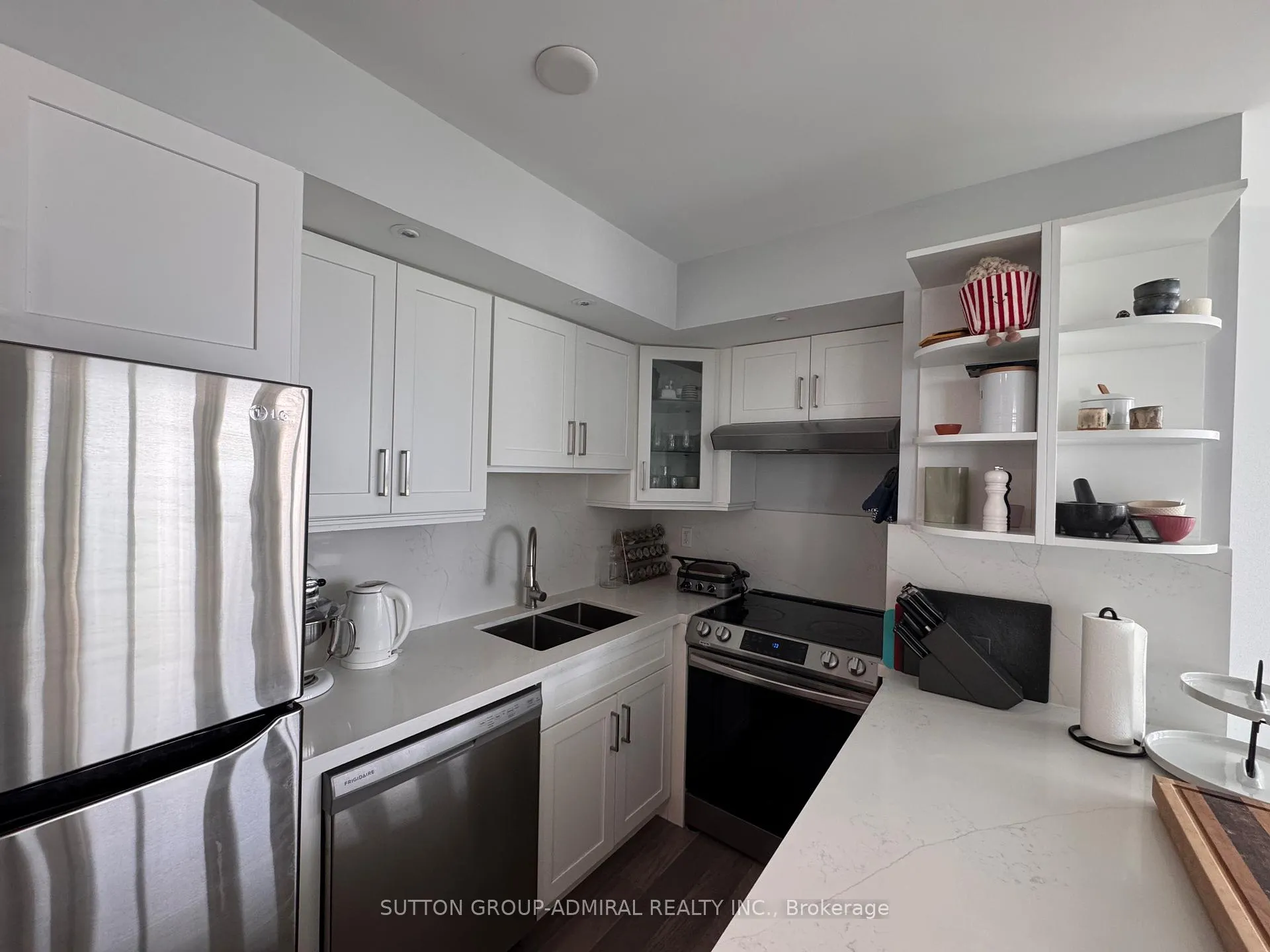 Photo 6 of Unit 1607, 600 Fleet Street, Toronto, Niagara — HOMEH