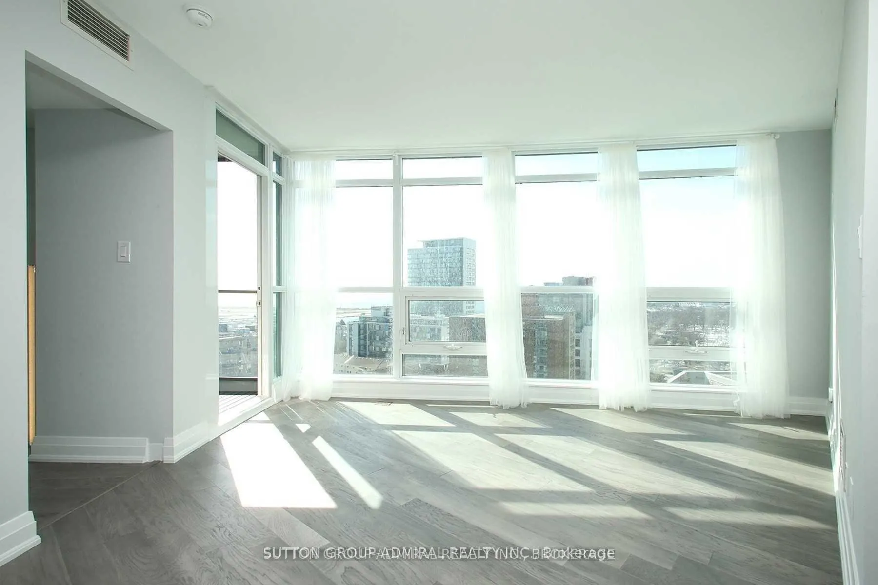 Photo 8 of Unit 1607, 600 Fleet Street, Toronto, Niagara — HOMEH