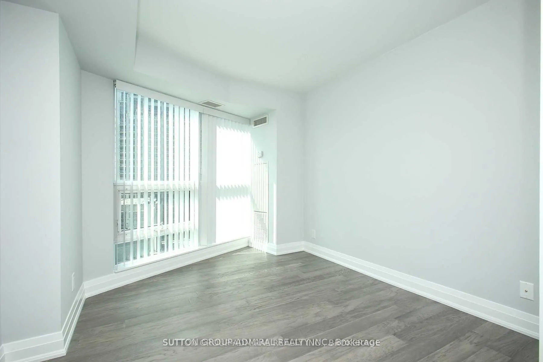 Photo 13 of Unit 1607, 600 Fleet Street, Toronto, Niagara — HOMEH