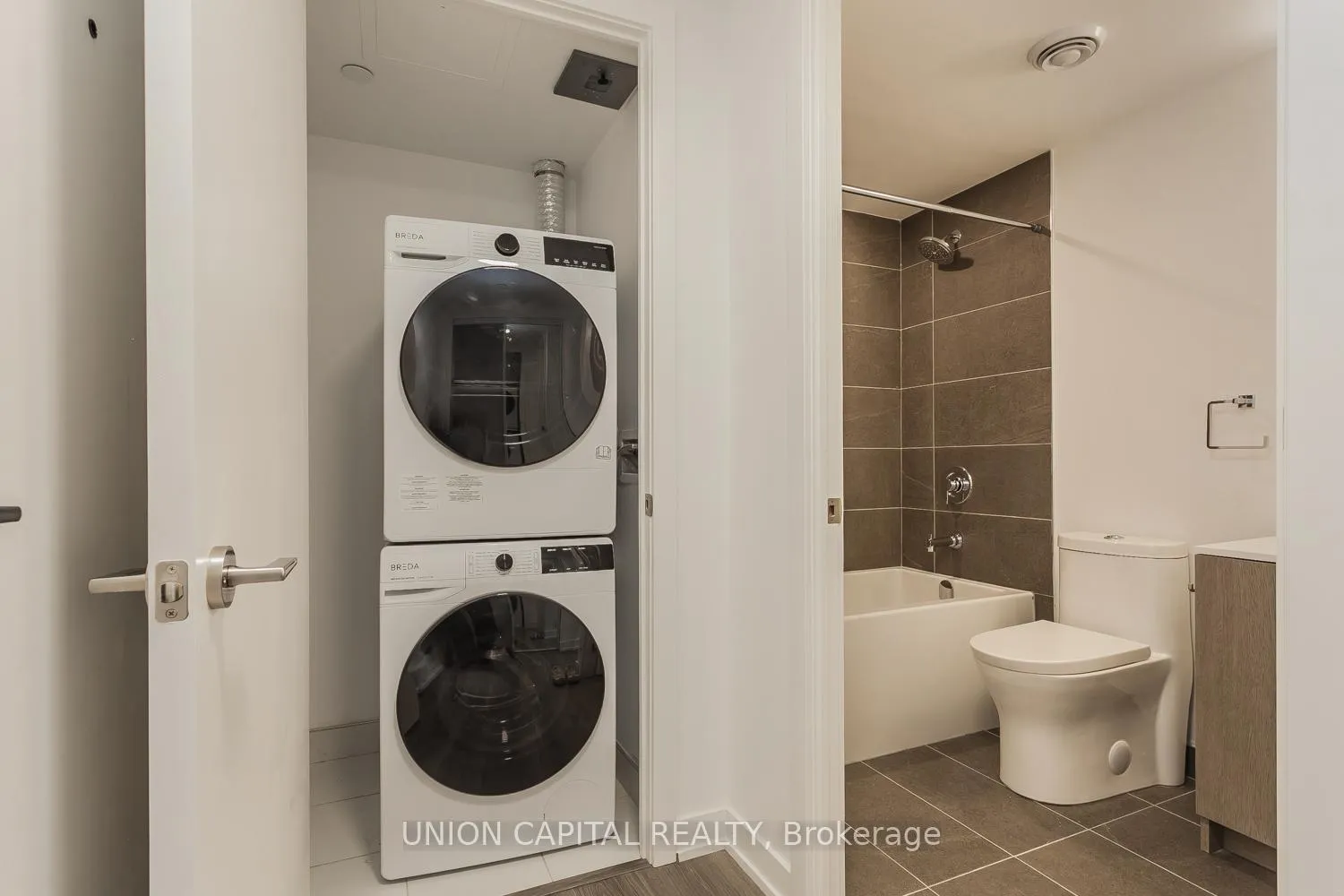 Photo 3 of Unit 909, 100 Queen Street, Toronto, Church-Yonge Corridor — HOMEH