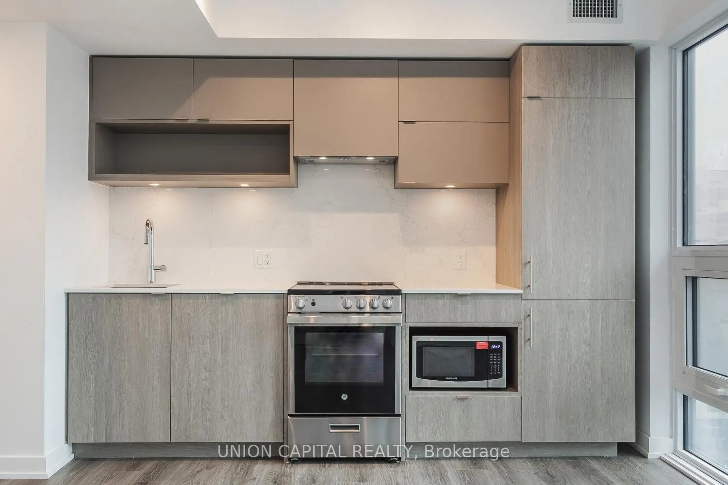 Photo 6 of Unit 909, 100 Queen Street, Toronto, Church-Yonge Corridor — HOMEH