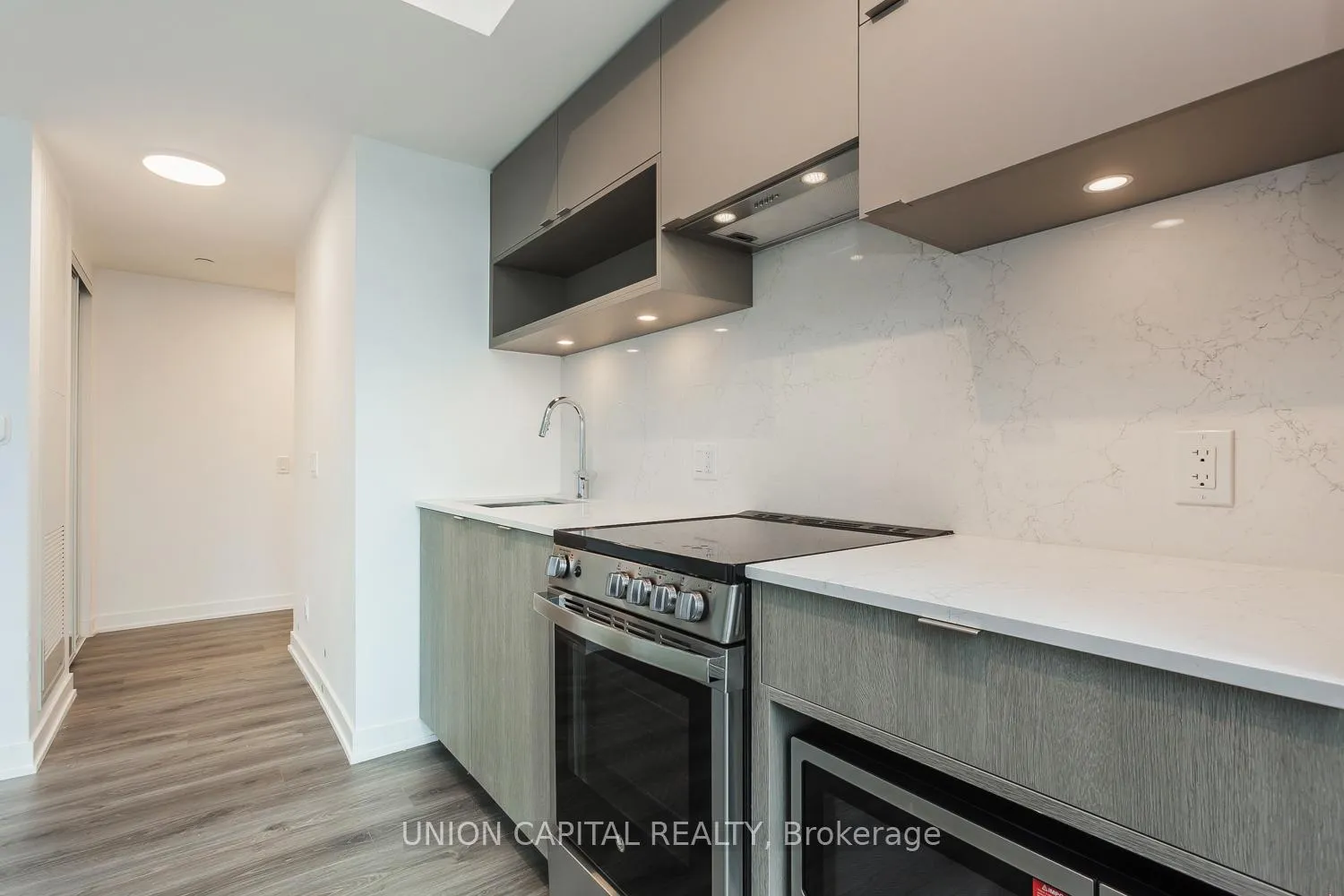 Photo 8 of Unit 909, 100 Queen Street, Toronto, Church-Yonge Corridor — HOMEH