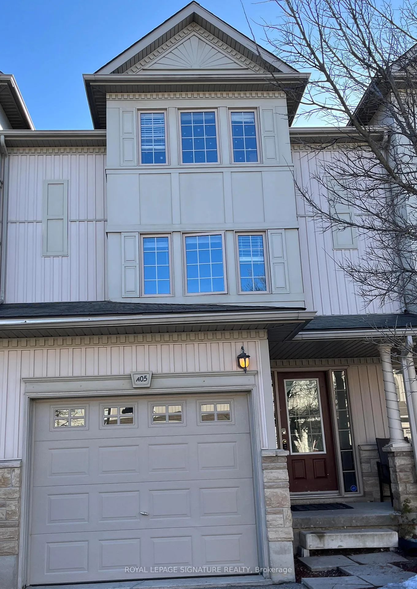 Front of Unit A5, 110 Activa Avenue
