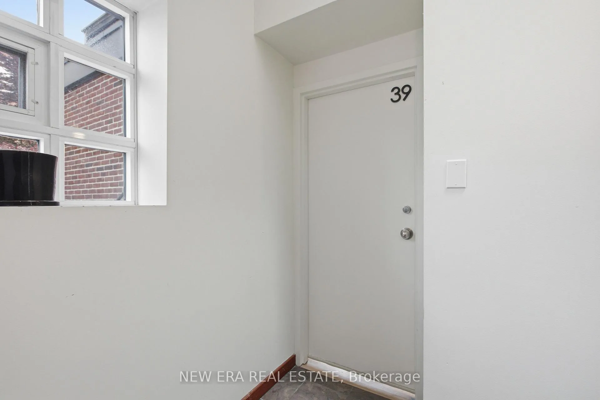 Photo 4 of Unit 39, 371 Wallace Avenue, Toronto, Dovercourt-Wallace Emerson-Junction — HOMEH