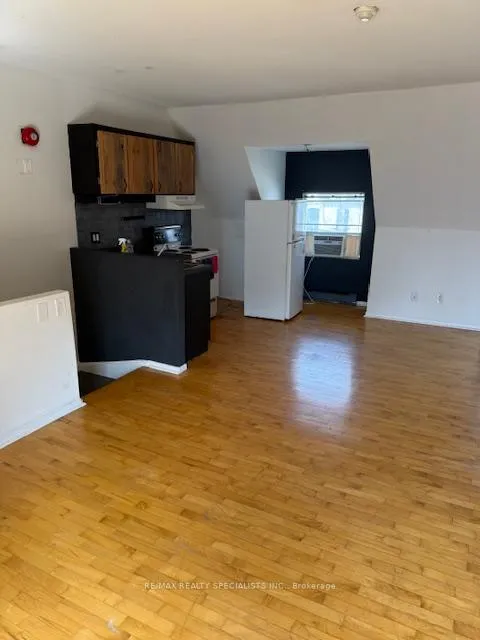Photo 5 of 1052 Bathurst Street, Toronto, The Annex — HOMEH
