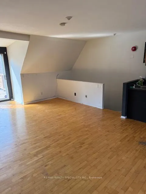 Photo 8 of 1052 Bathurst Street, Toronto, The Annex — HOMEH