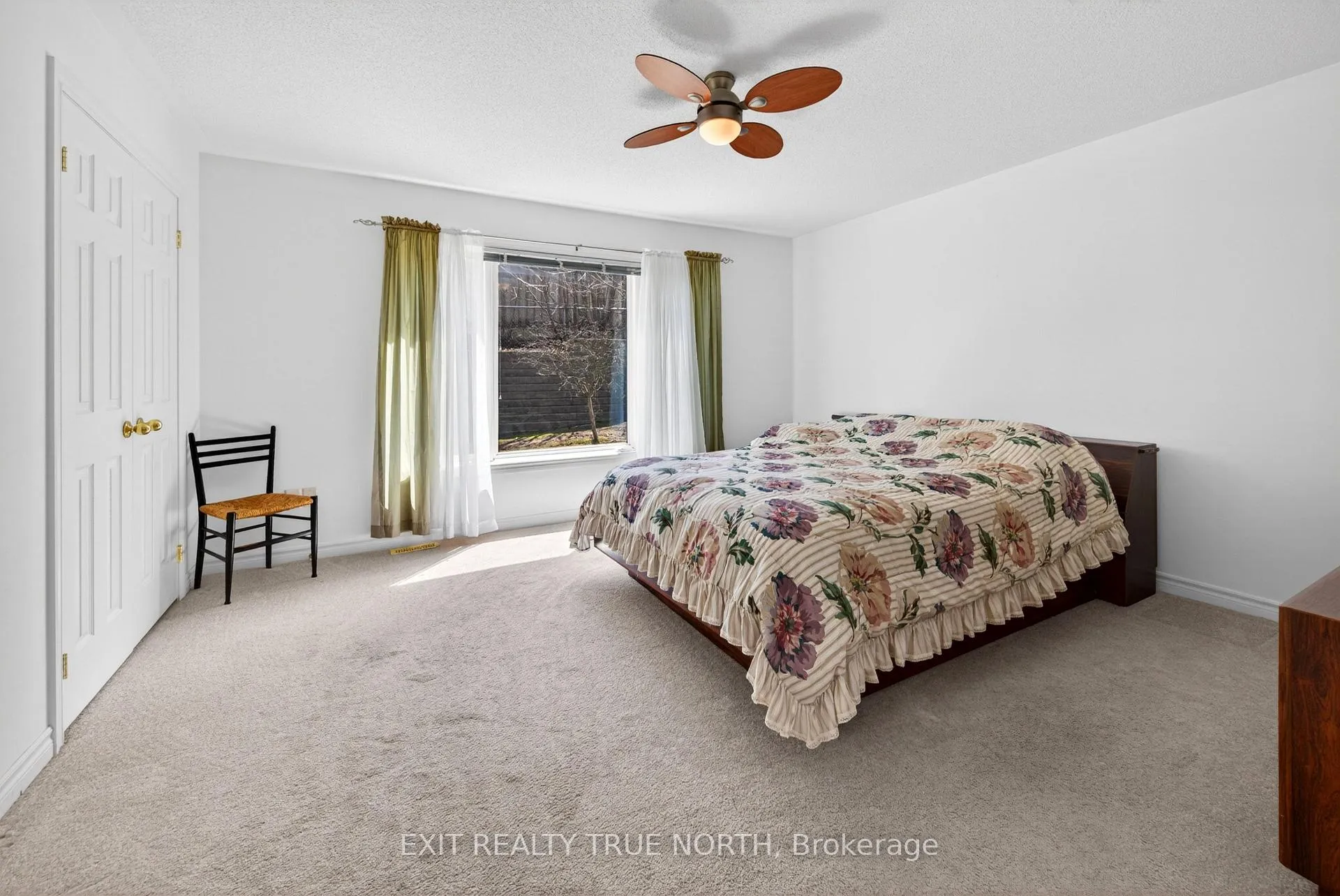 Photo 5 of 1021 Whitney Crescent, Midland — HOMEH