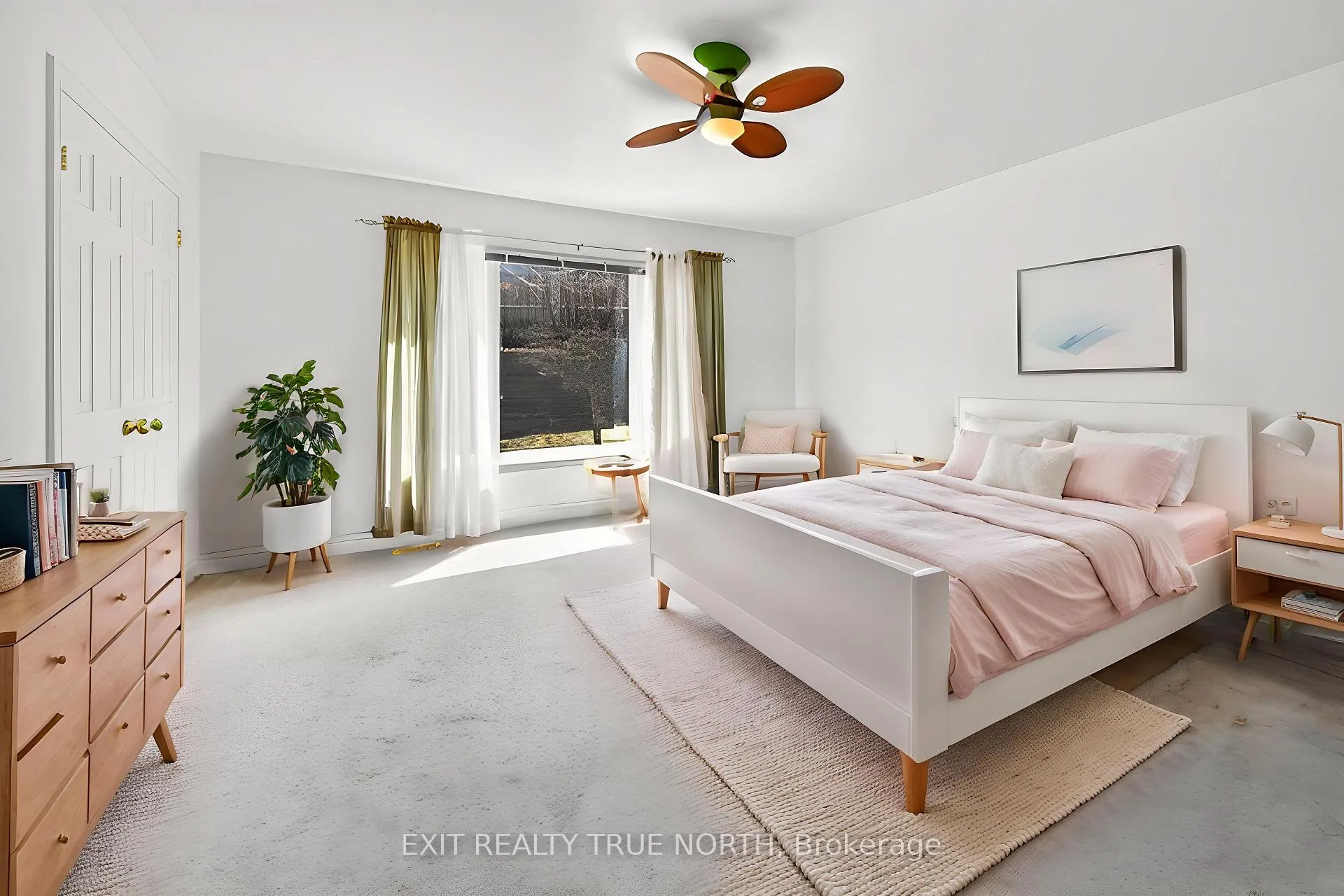 Photo 6 of 1021 Whitney Crescent, Midland — HOMEH