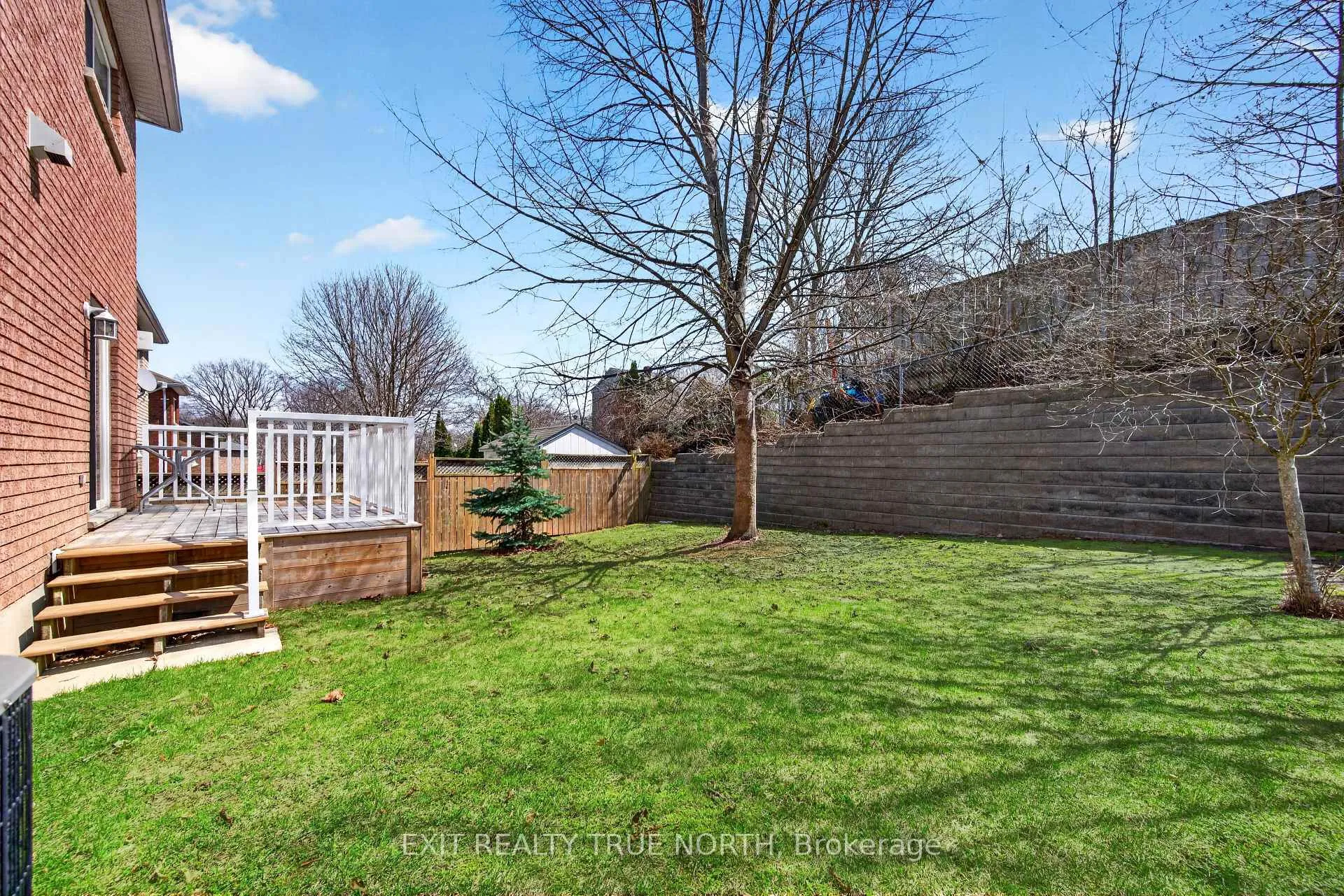 Photo 23 of 1021 Whitney Crescent, Midland — HOMEH
