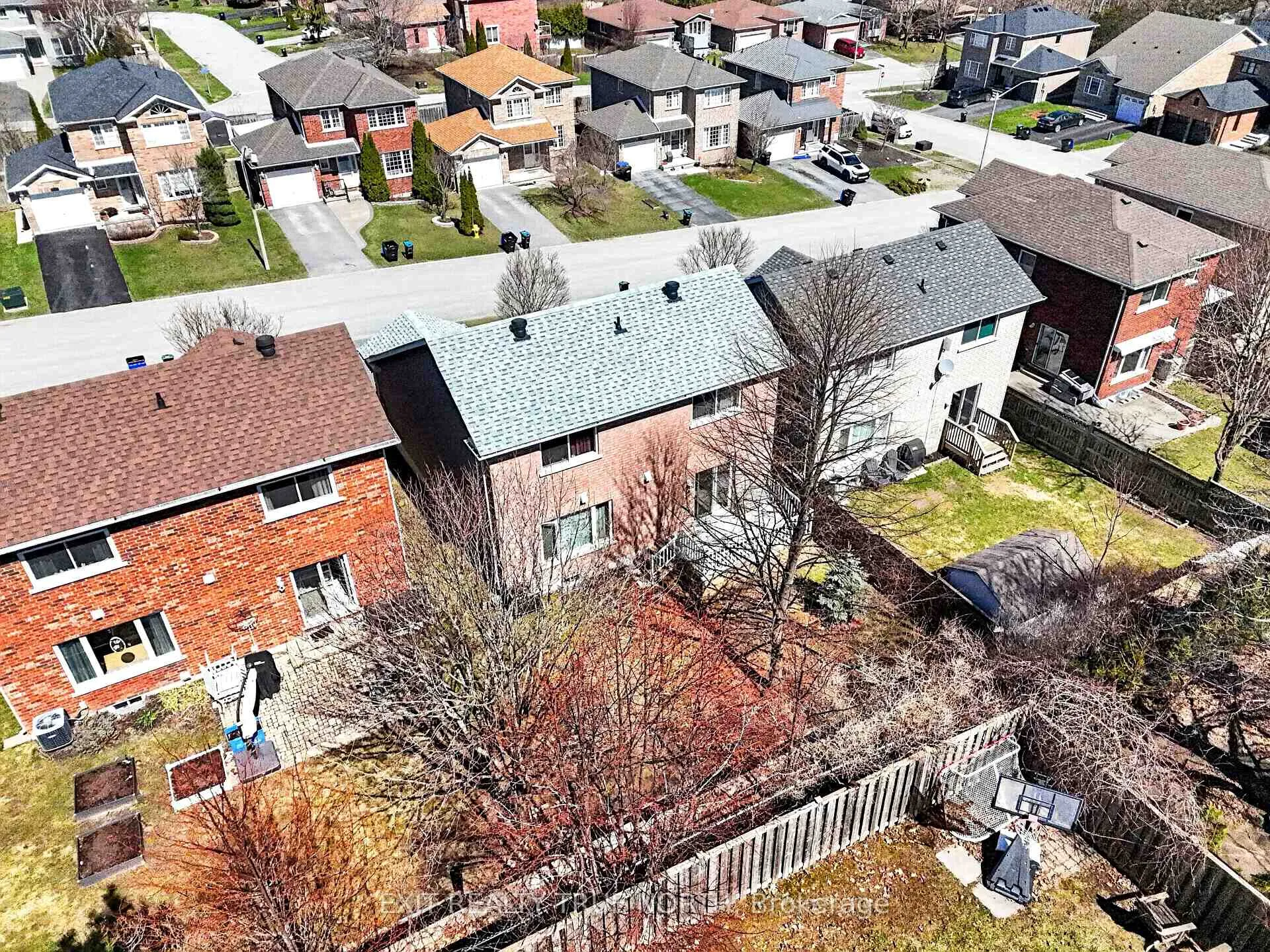 Photo 24 of 1021 Whitney Crescent, Midland — HOMEH