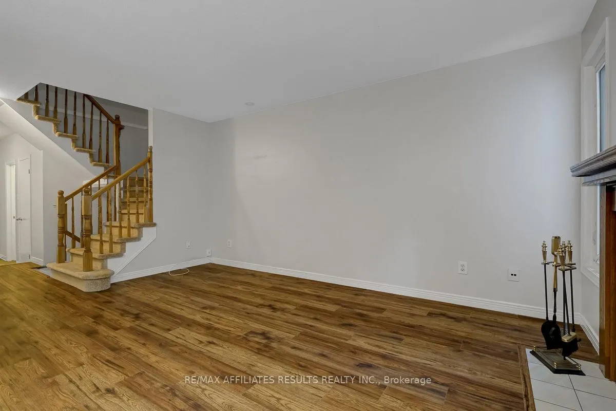 Photo 10 of 93 Mountshannon Drive, Ottawa, Barrhaven - Longfields — HOMEH