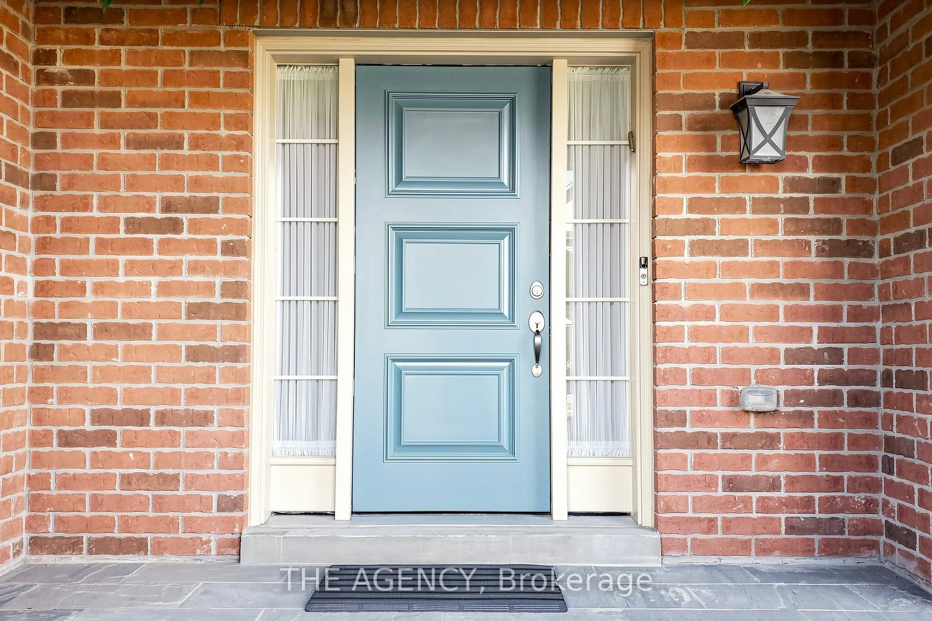 Photo 4 of 98 Fitzmaurice Drive, Vaughan, Patterson — HOMEH