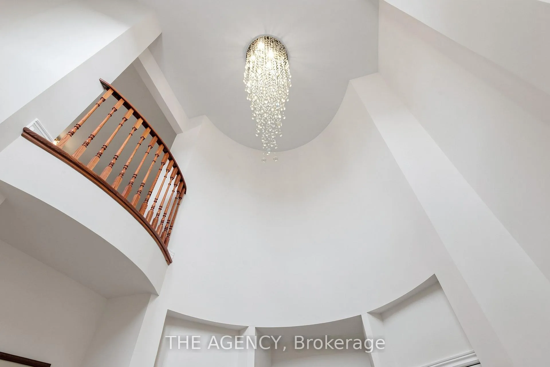 Photo 7 of 98 Fitzmaurice Drive, Vaughan, Patterson — HOMEH