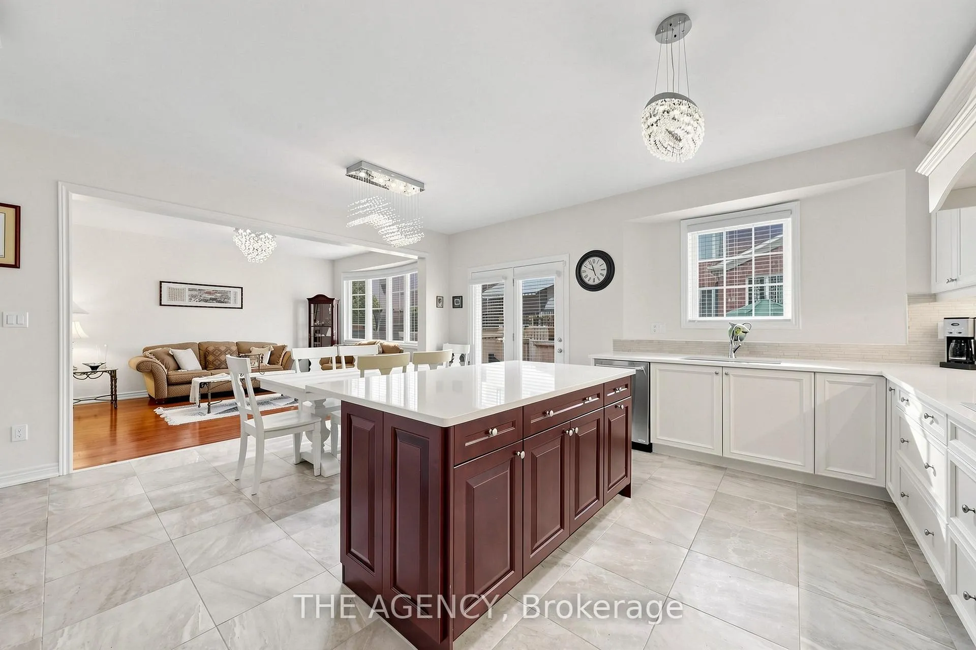 Photo 20 of 98 Fitzmaurice Drive, Vaughan, Patterson — HOMEH