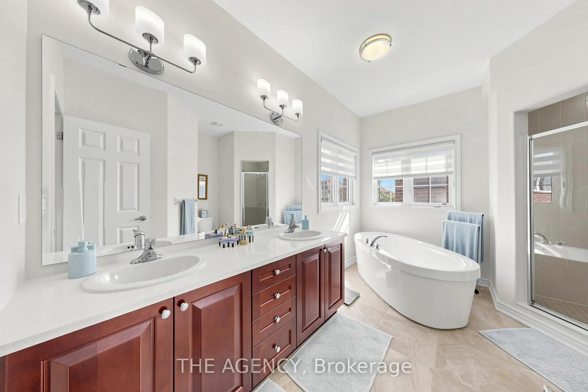 Photo 31 of 98 Fitzmaurice Drive, Vaughan, Patterson — HOMEH