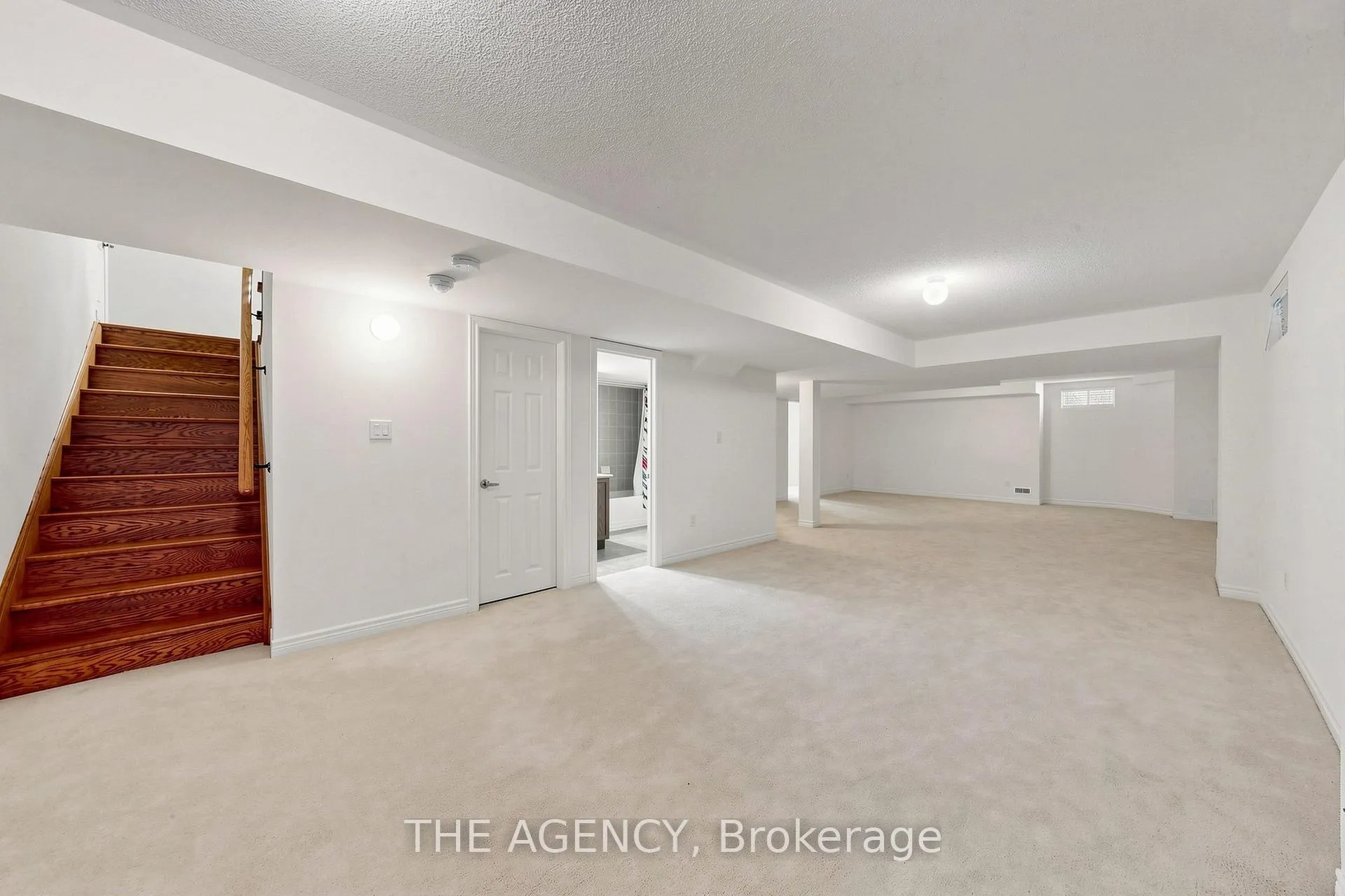 Photo 38 of 98 Fitzmaurice Drive, Vaughan, Patterson — HOMEH