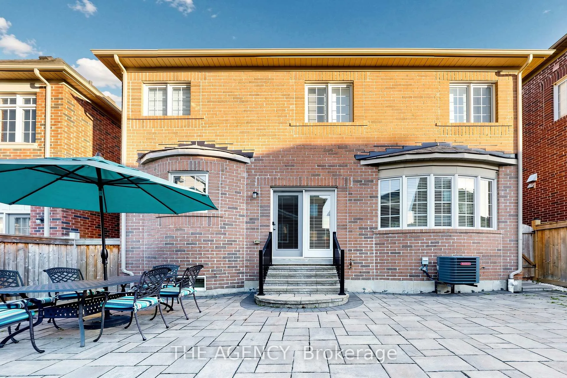 Photo 43 of 98 Fitzmaurice Drive, Vaughan, Patterson — HOMEH