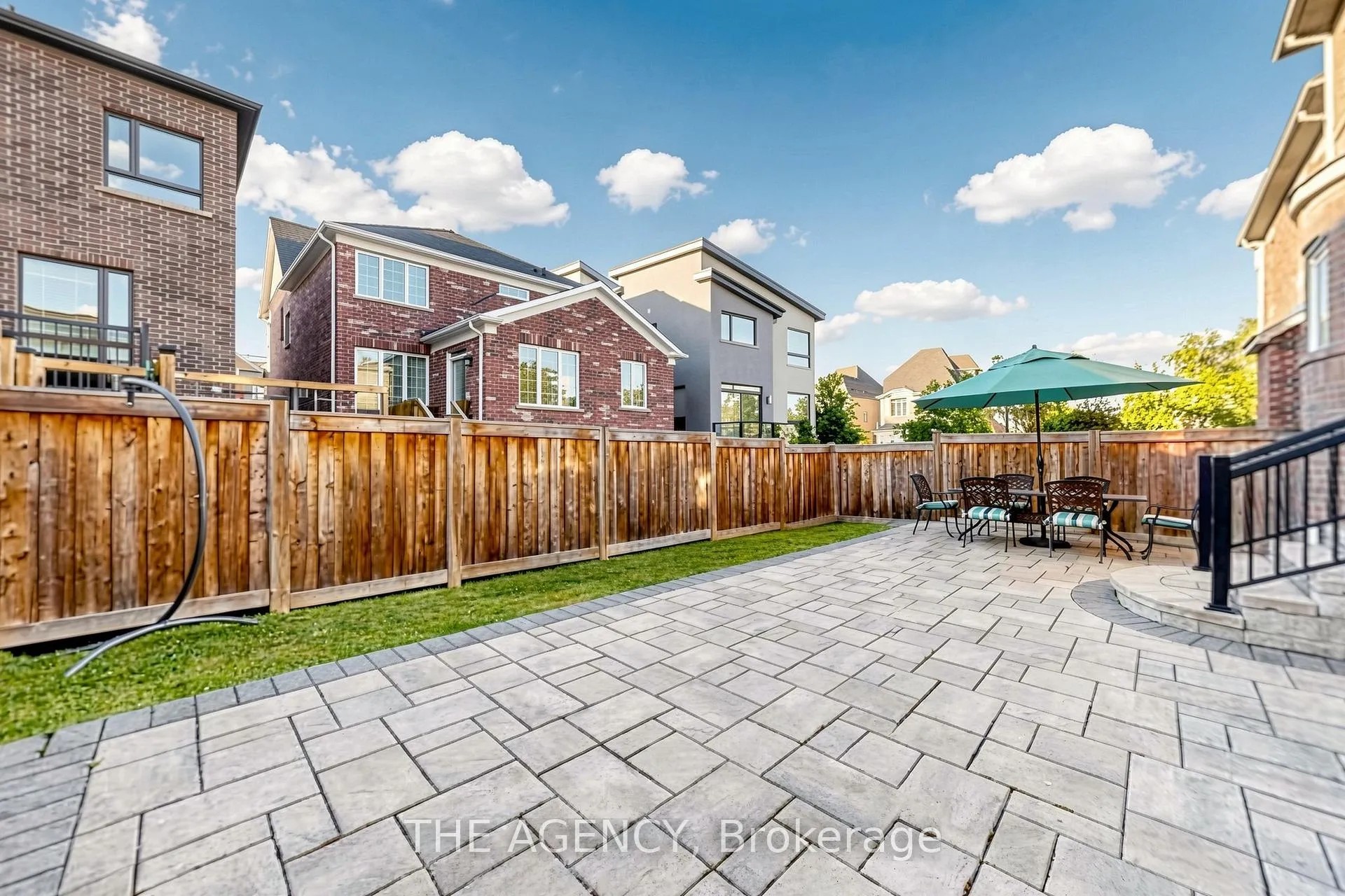 Photo 46 of 98 Fitzmaurice Drive, Vaughan, Patterson — HOMEH