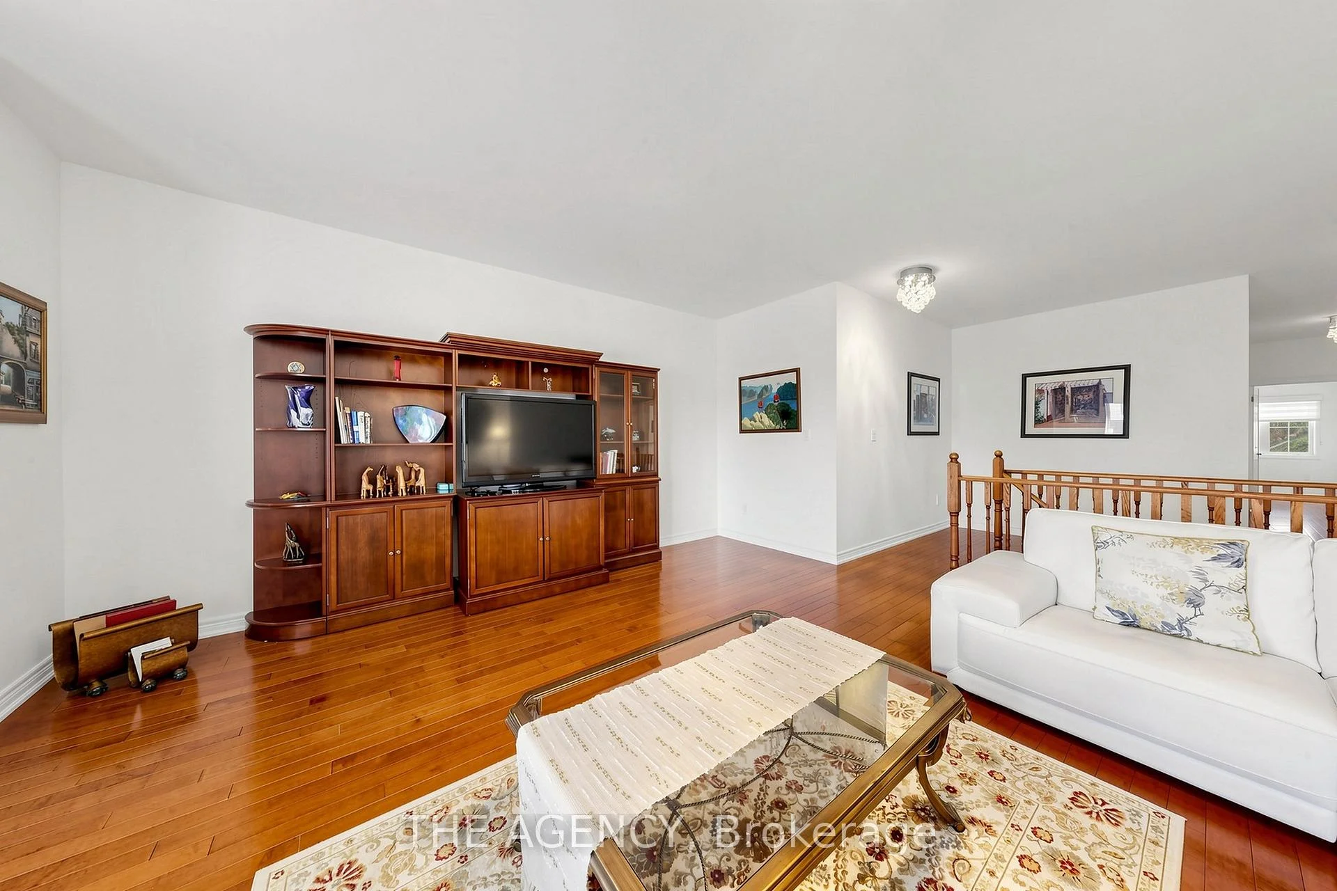 Photo 32 of 98 Fitzmaurice Drive, Vaughan, Patterson — HOMEH