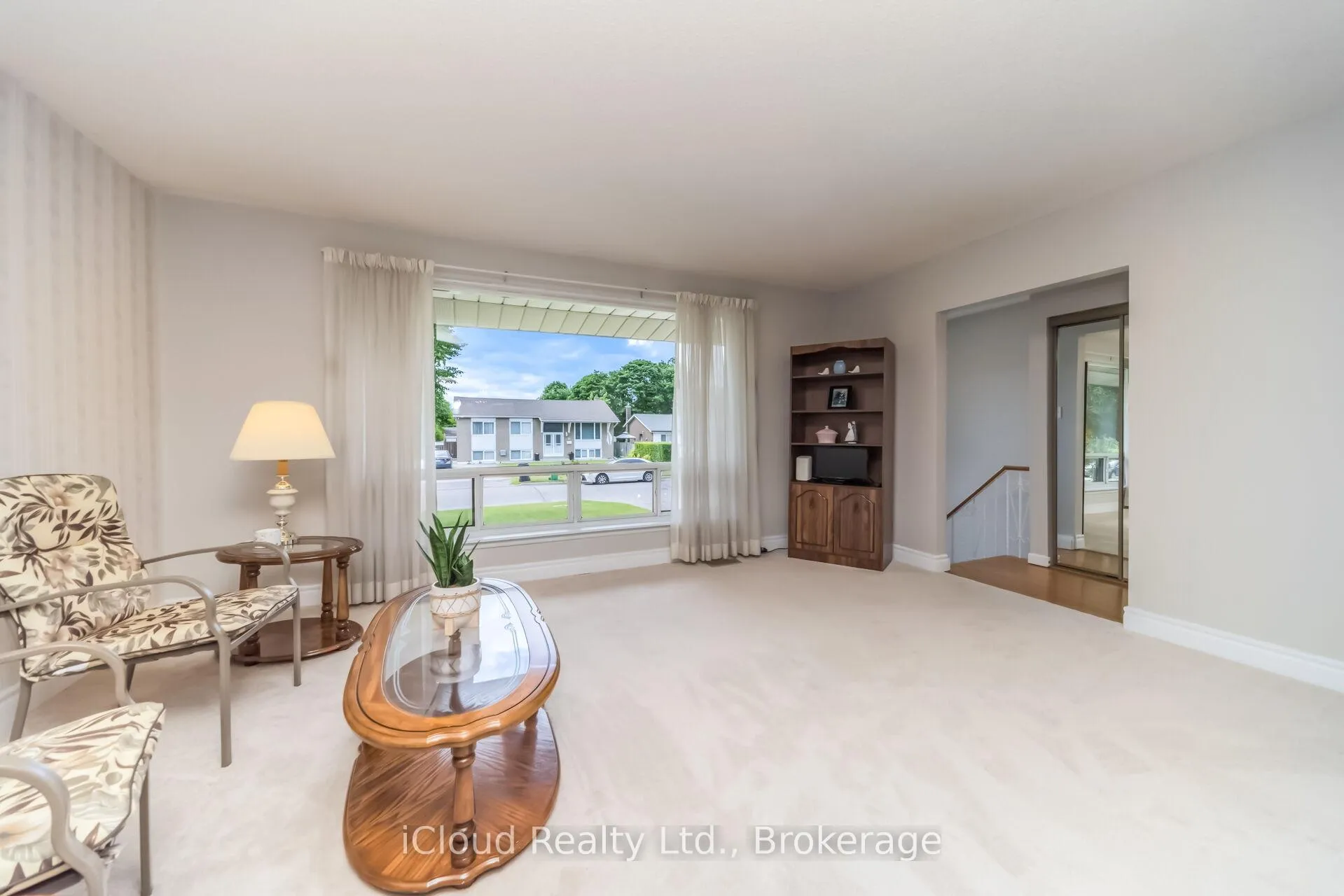 Photo 10 of 17 Algonquin Boulevard, Brampton, Avondale — HOMEH