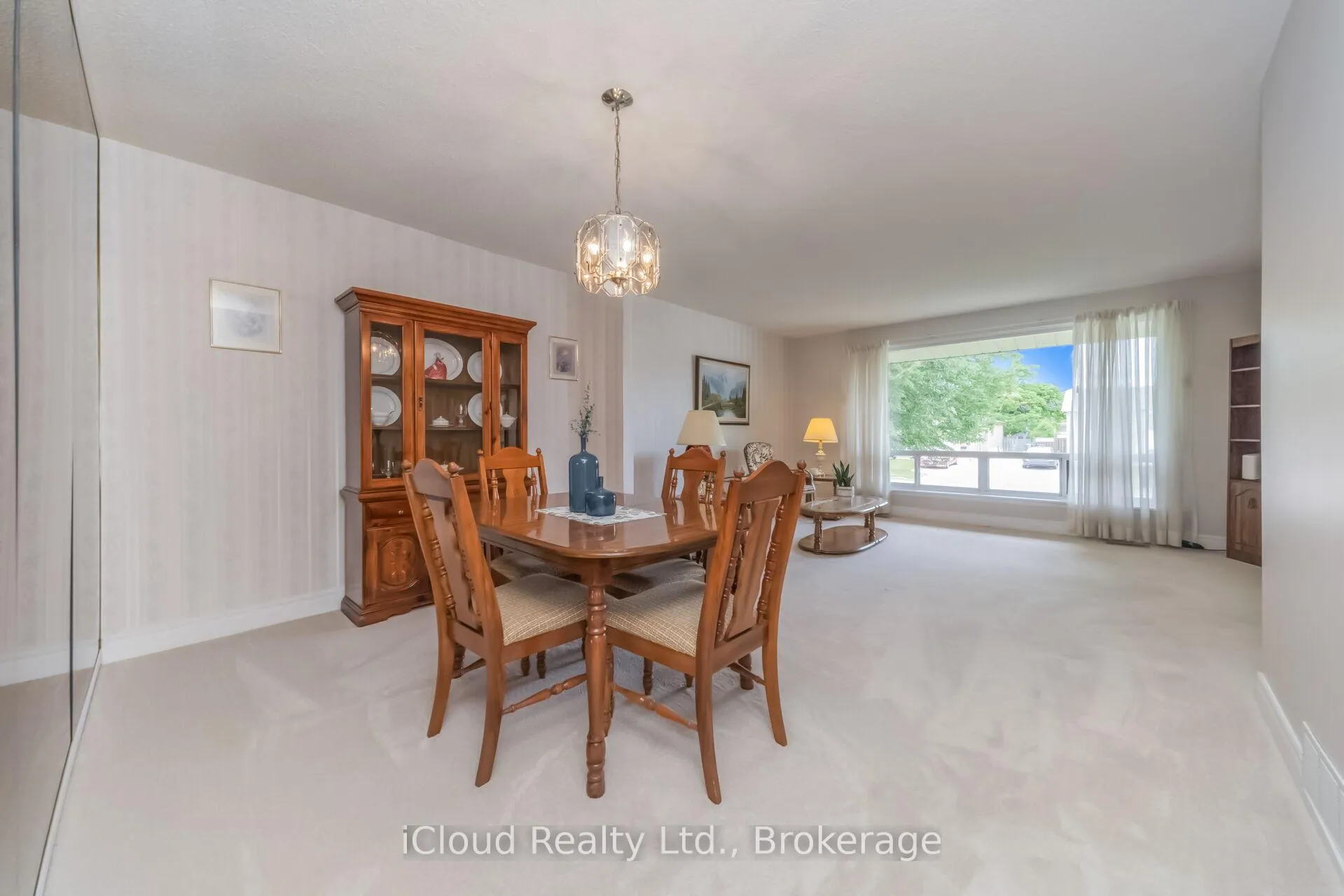 Photo 14 of 17 Algonquin Boulevard, Brampton, Avondale — HOMEH