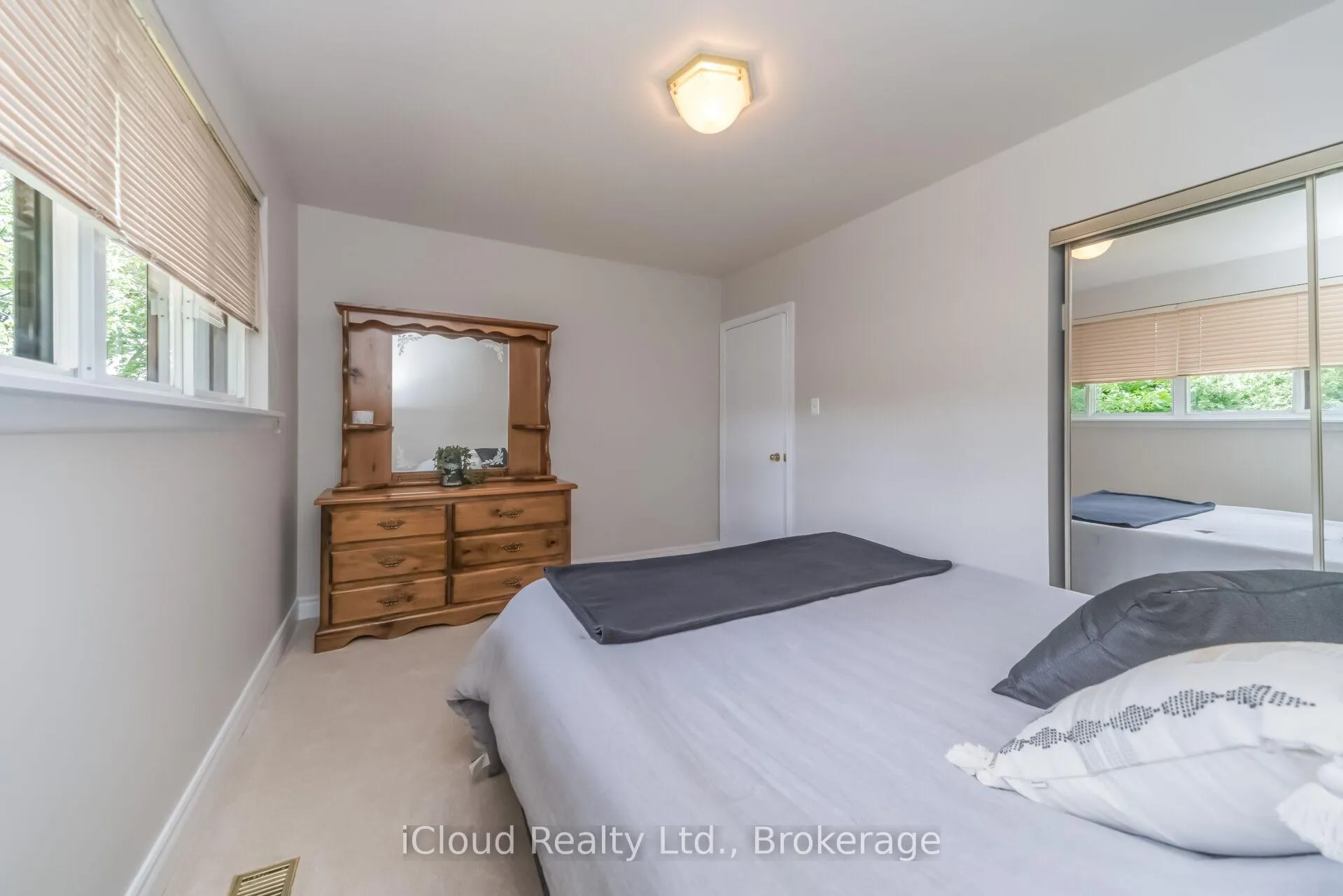 Photo 27 of 17 Algonquin Boulevard, Brampton, Avondale — HOMEH