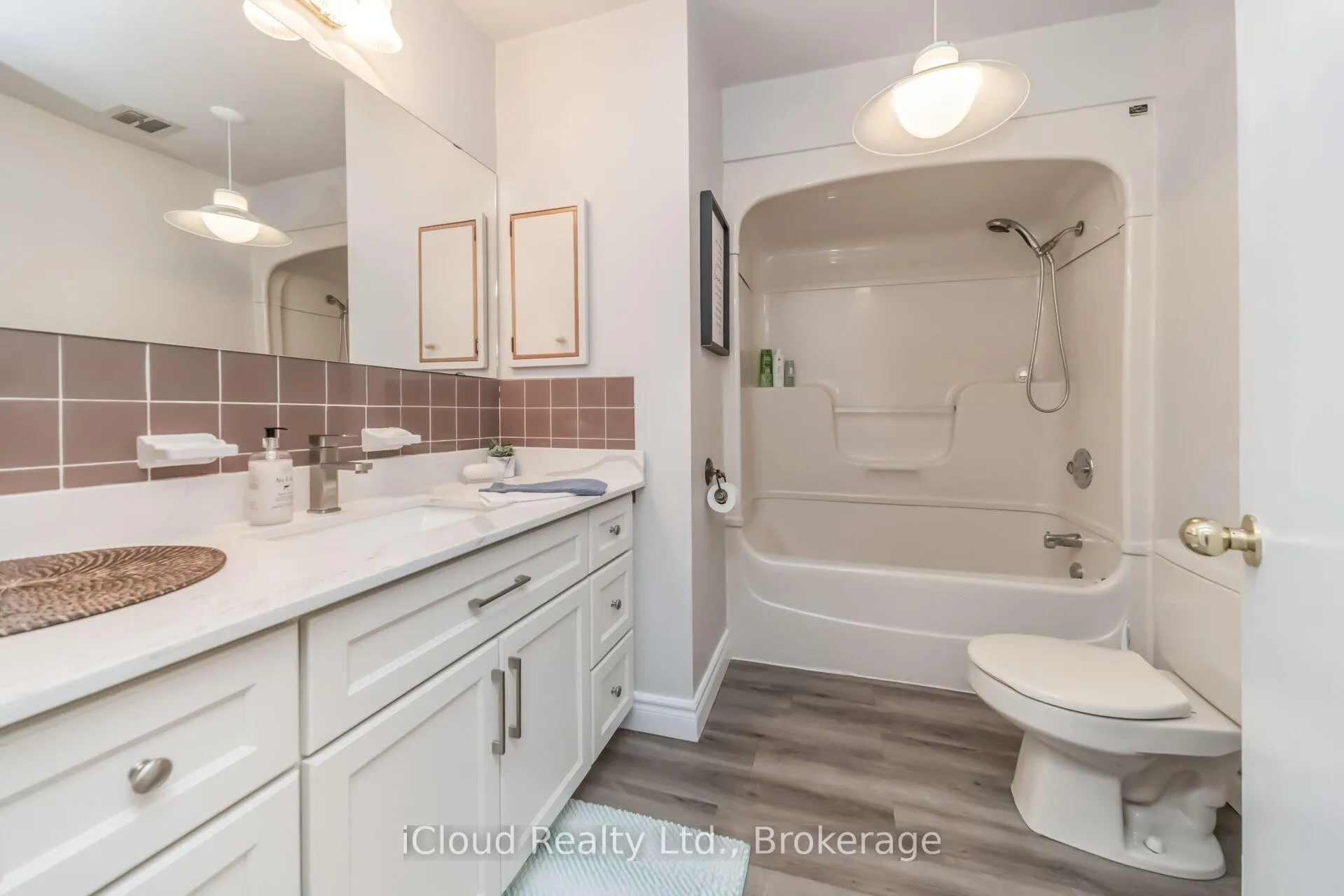 Photo 30 of 17 Algonquin Boulevard, Brampton, Avondale — HOMEH