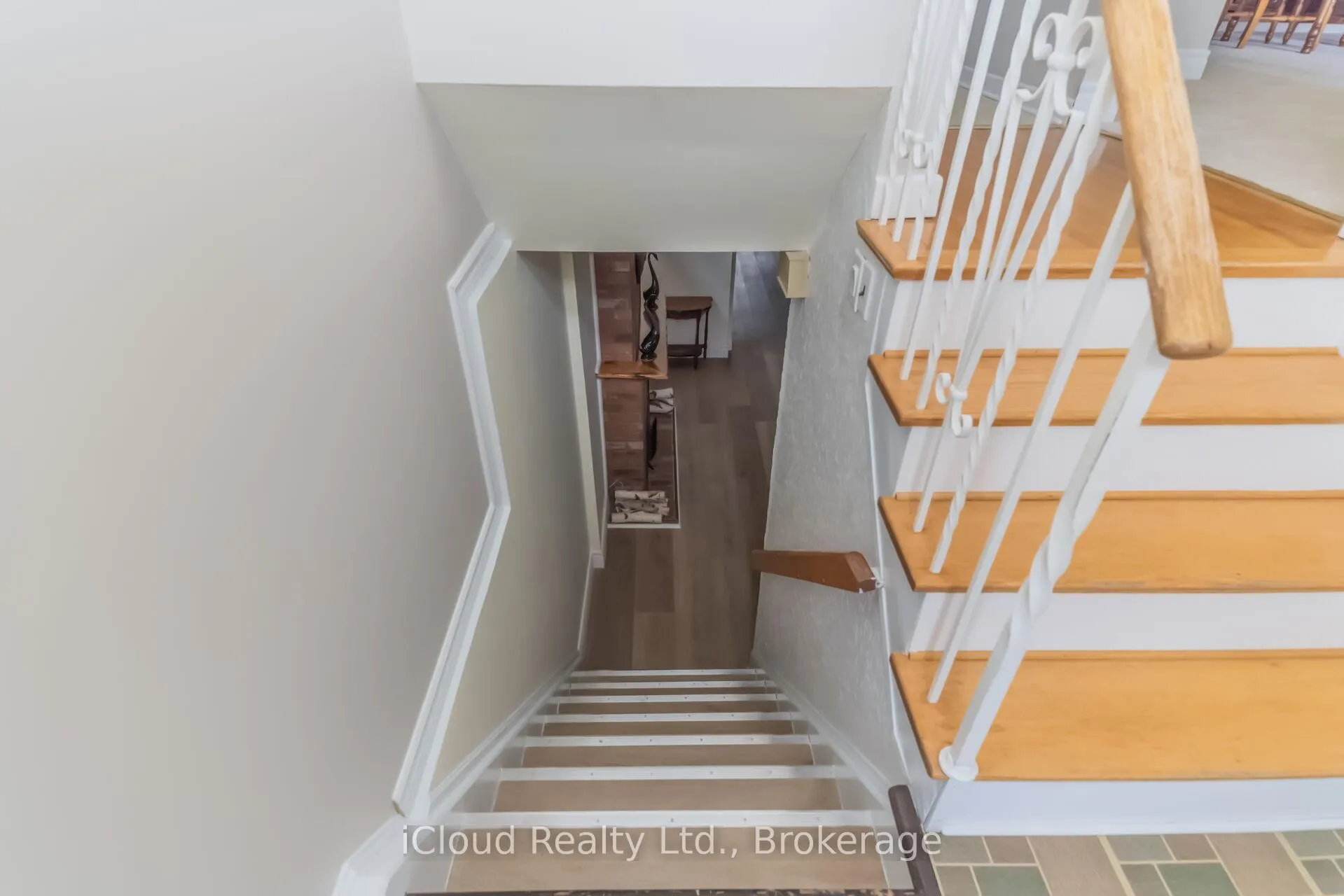 Photo 36 of 17 Algonquin Boulevard, Brampton, Avondale — HOMEH