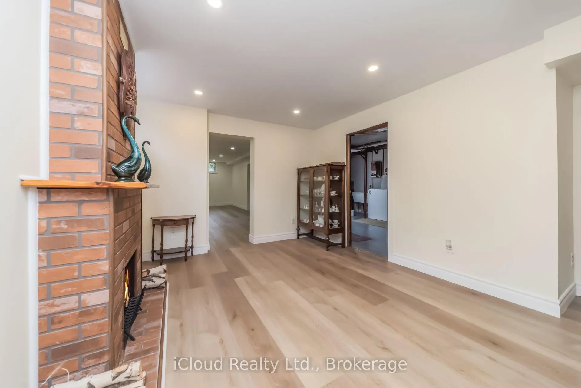 Photo 37 of 17 Algonquin Boulevard, Brampton, Avondale — HOMEH