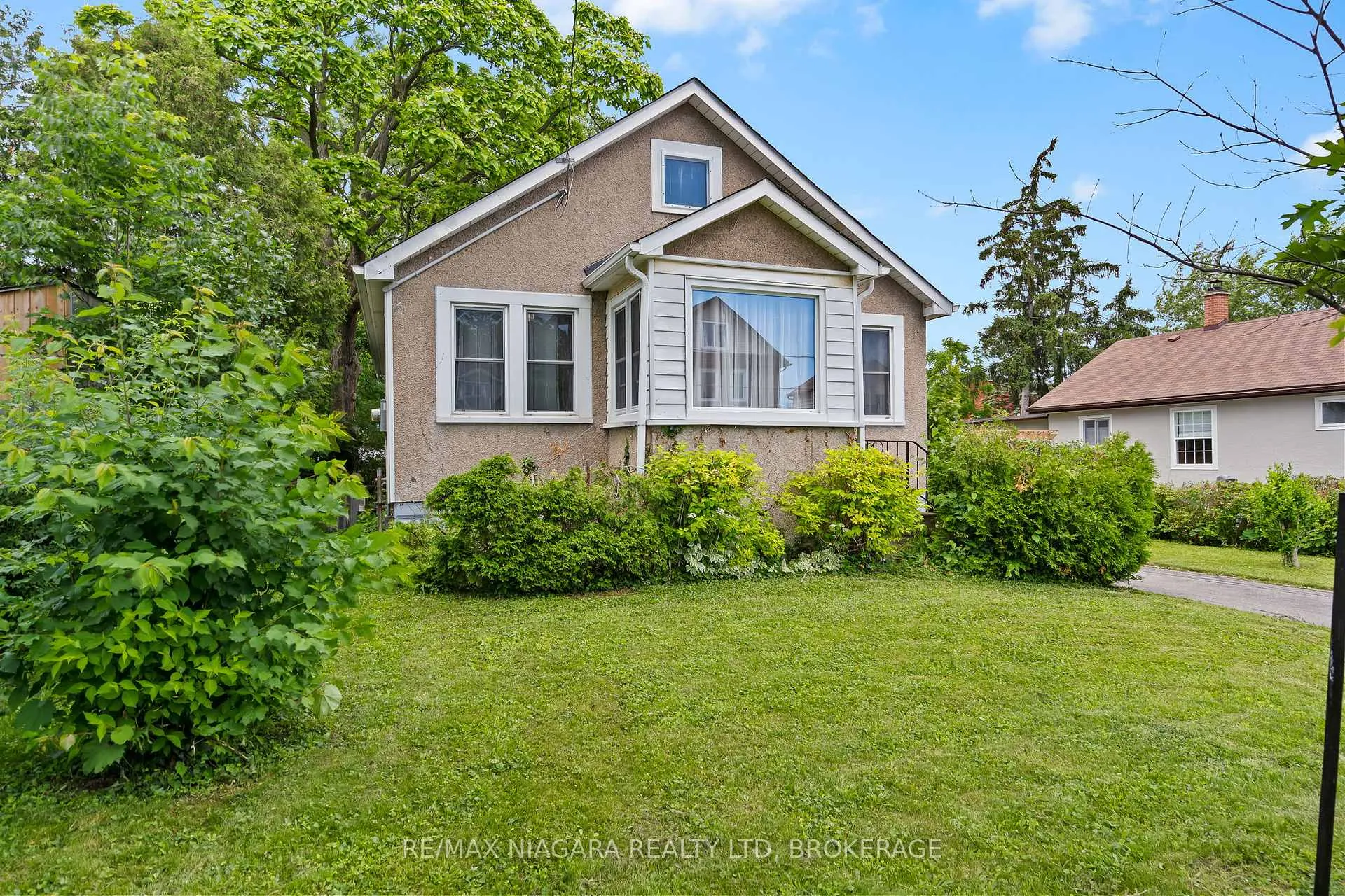 Photo 2 of 63 Wilton Avenue, Welland, Broadway — HOMEH