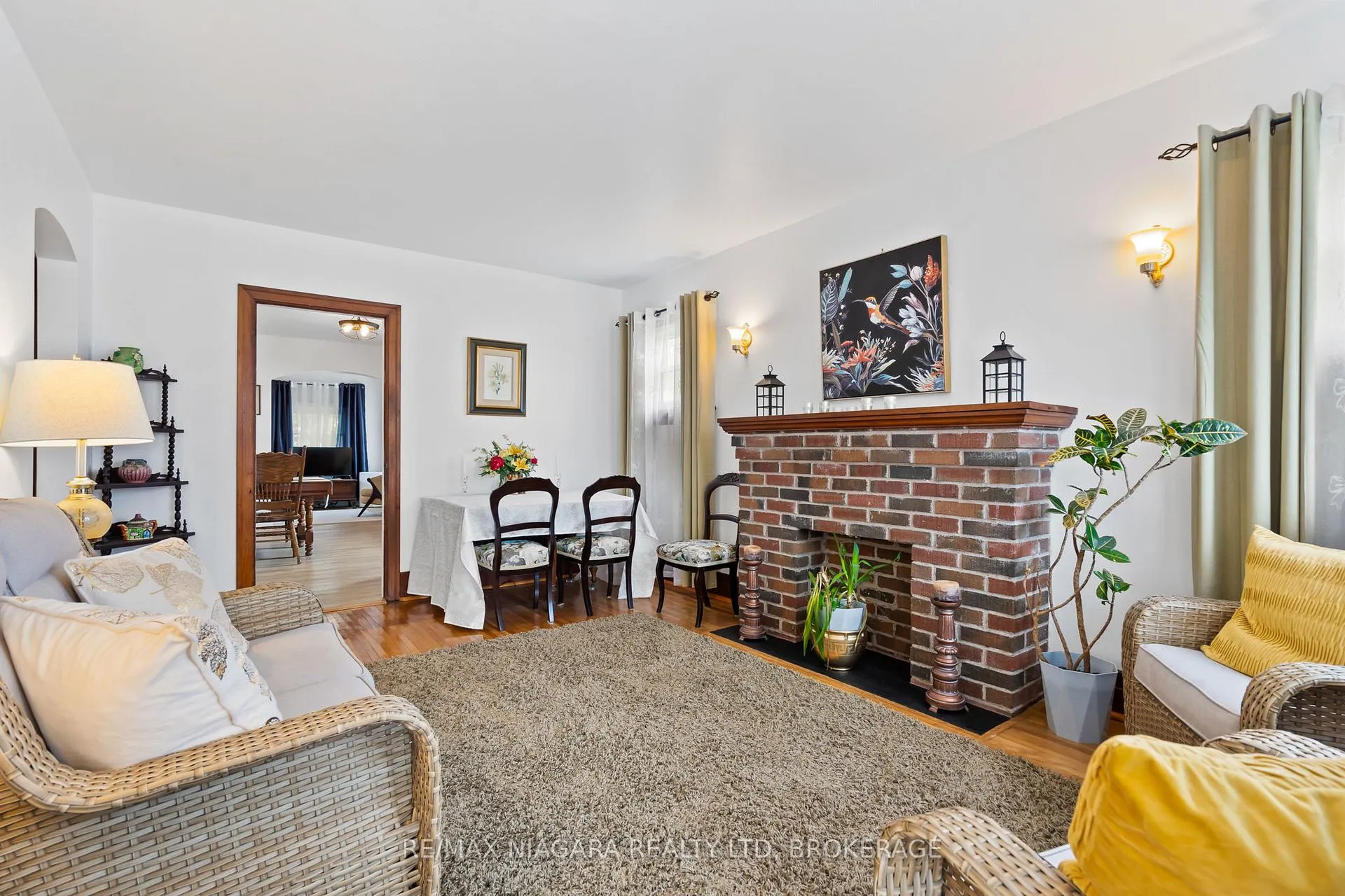 Photo 5 of 63 Wilton Avenue, Welland, Broadway — HOMEH