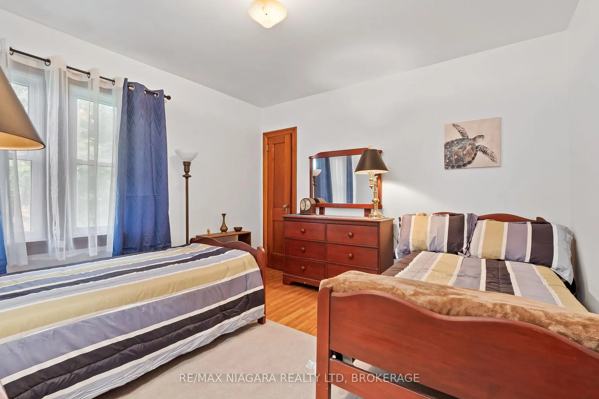 Photo 12 of 63 Wilton Avenue, Welland, Broadway — HOMEH