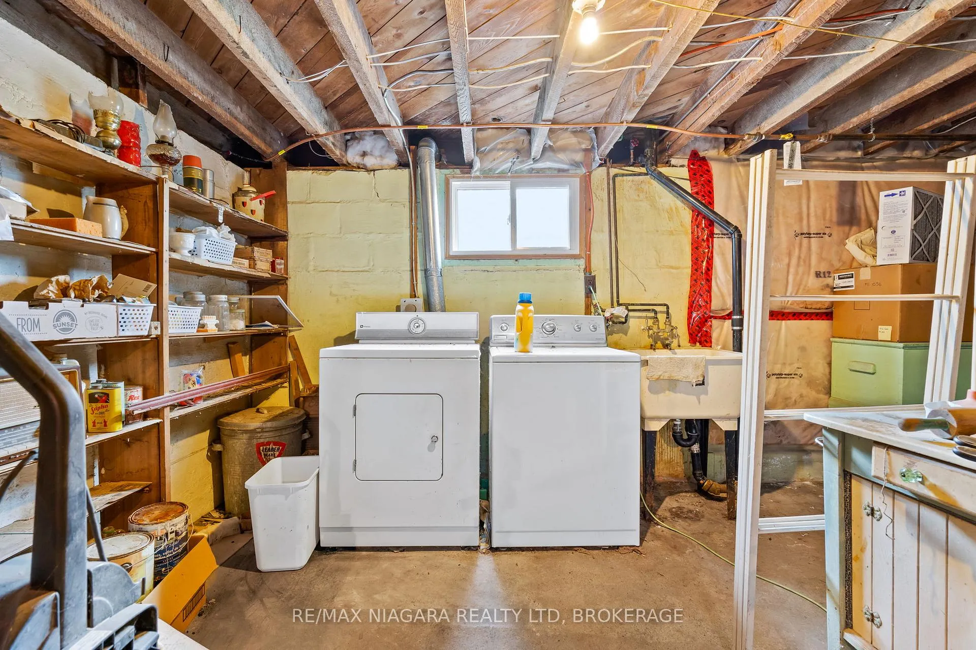 Photo 19 of 63 Wilton Avenue, Welland, Broadway — HOMEH
