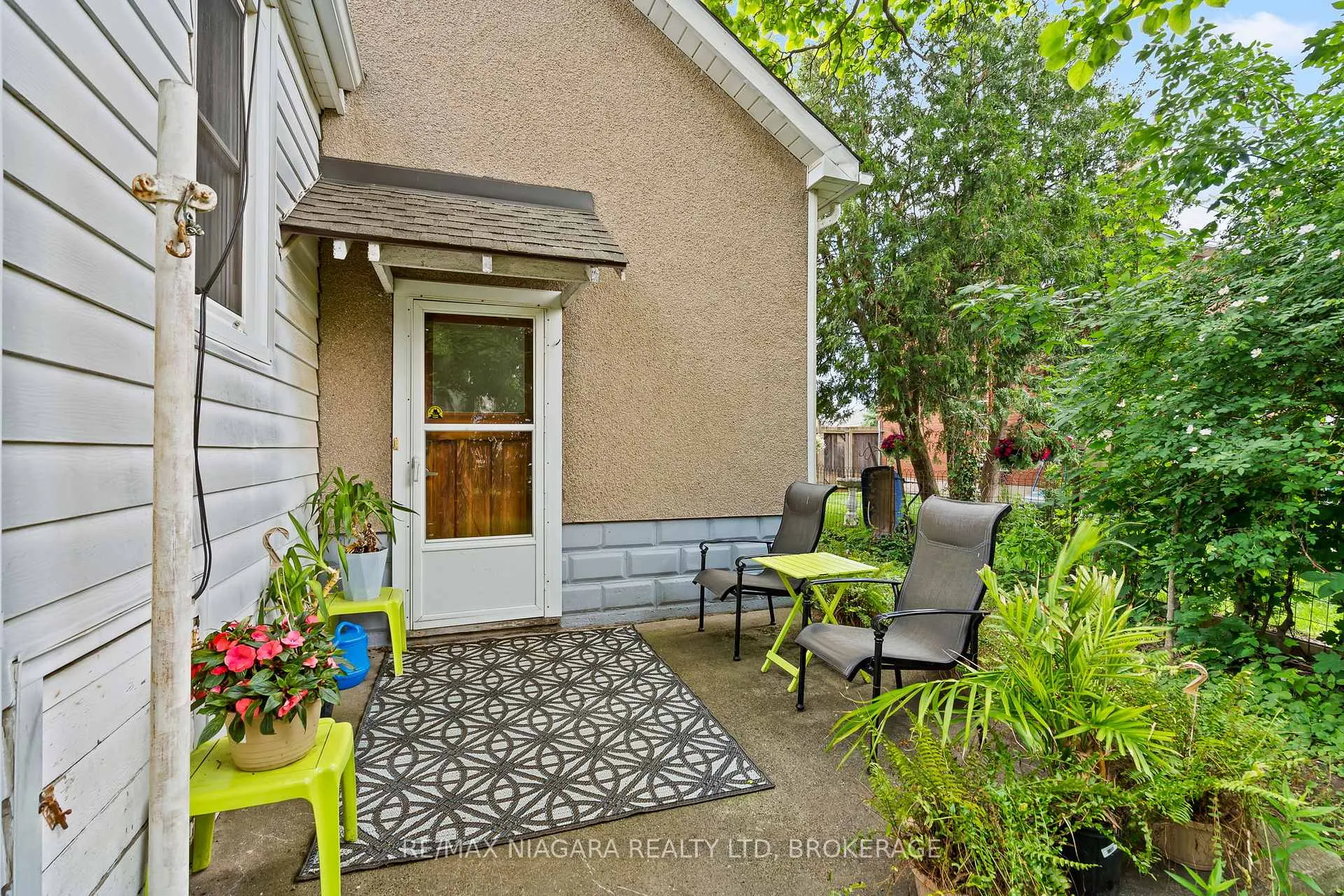 Photo 24 of 63 Wilton Avenue, Welland, Broadway — HOMEH