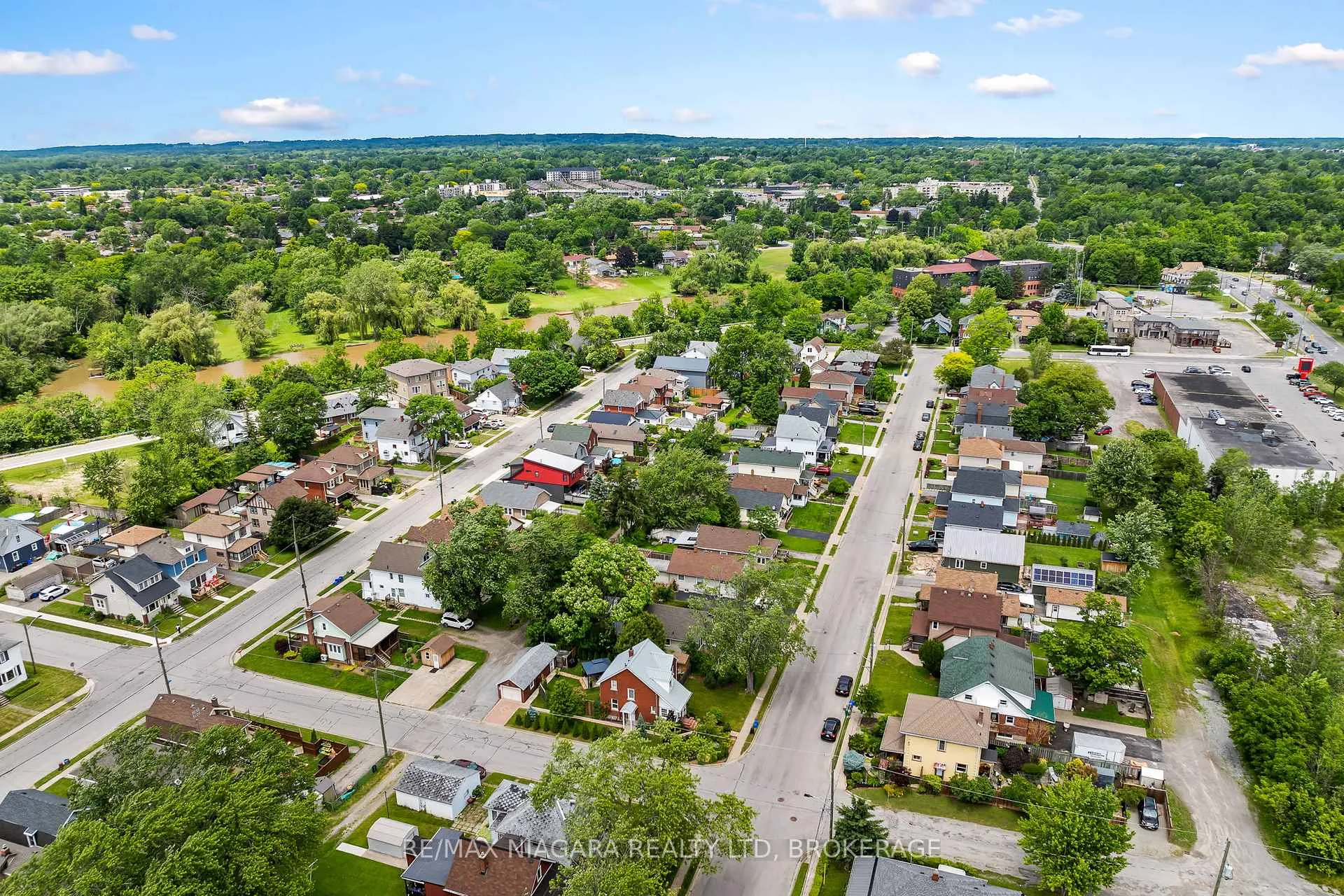 Photo 29 of 63 Wilton Avenue, Welland, Broadway — HOMEH
