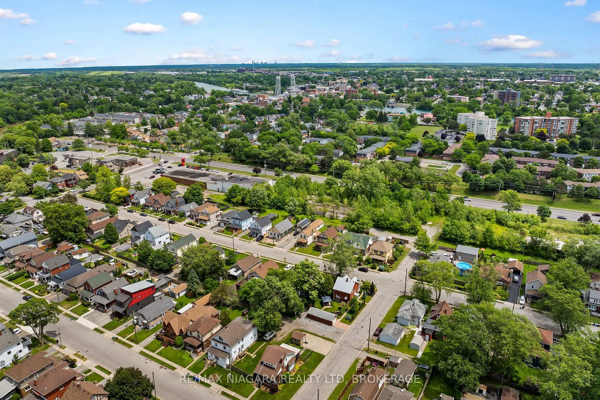 Photo 30 of 63 Wilton Avenue, Welland, Broadway — HOMEH