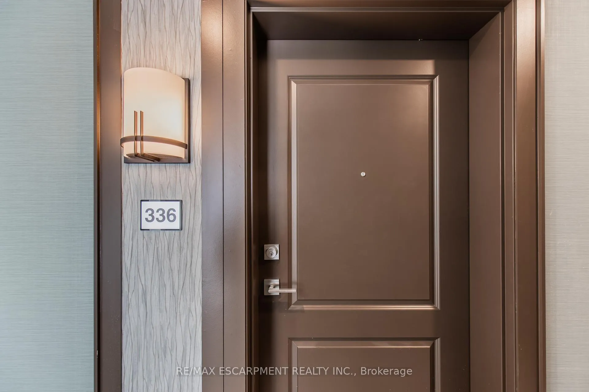 Photo 2 of Unit 336, 10 Mallard Trail, Hamilton, Waterdown — HOMEH