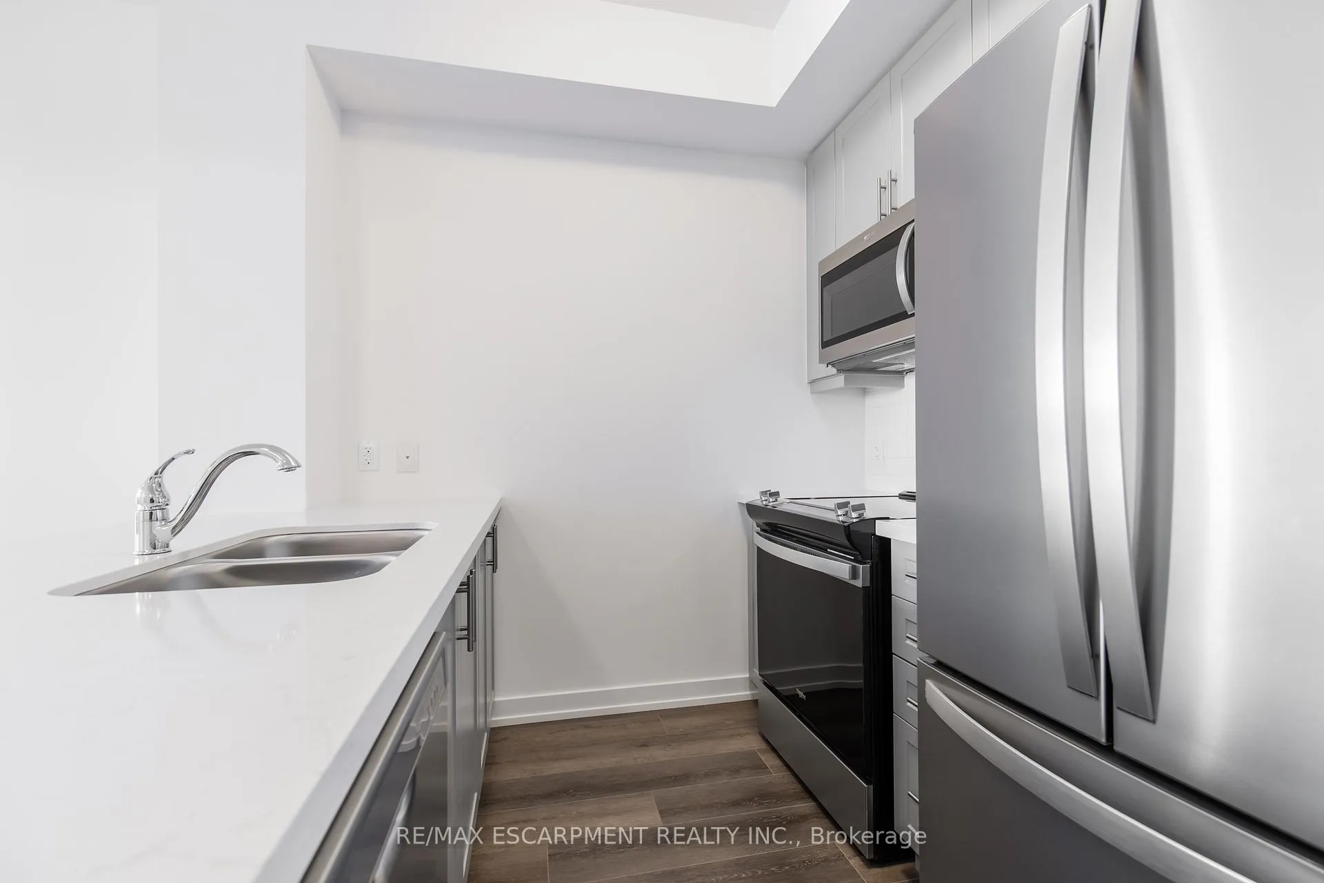 Photo 5 of Unit 336, 10 Mallard Trail, Hamilton, Waterdown — HOMEH